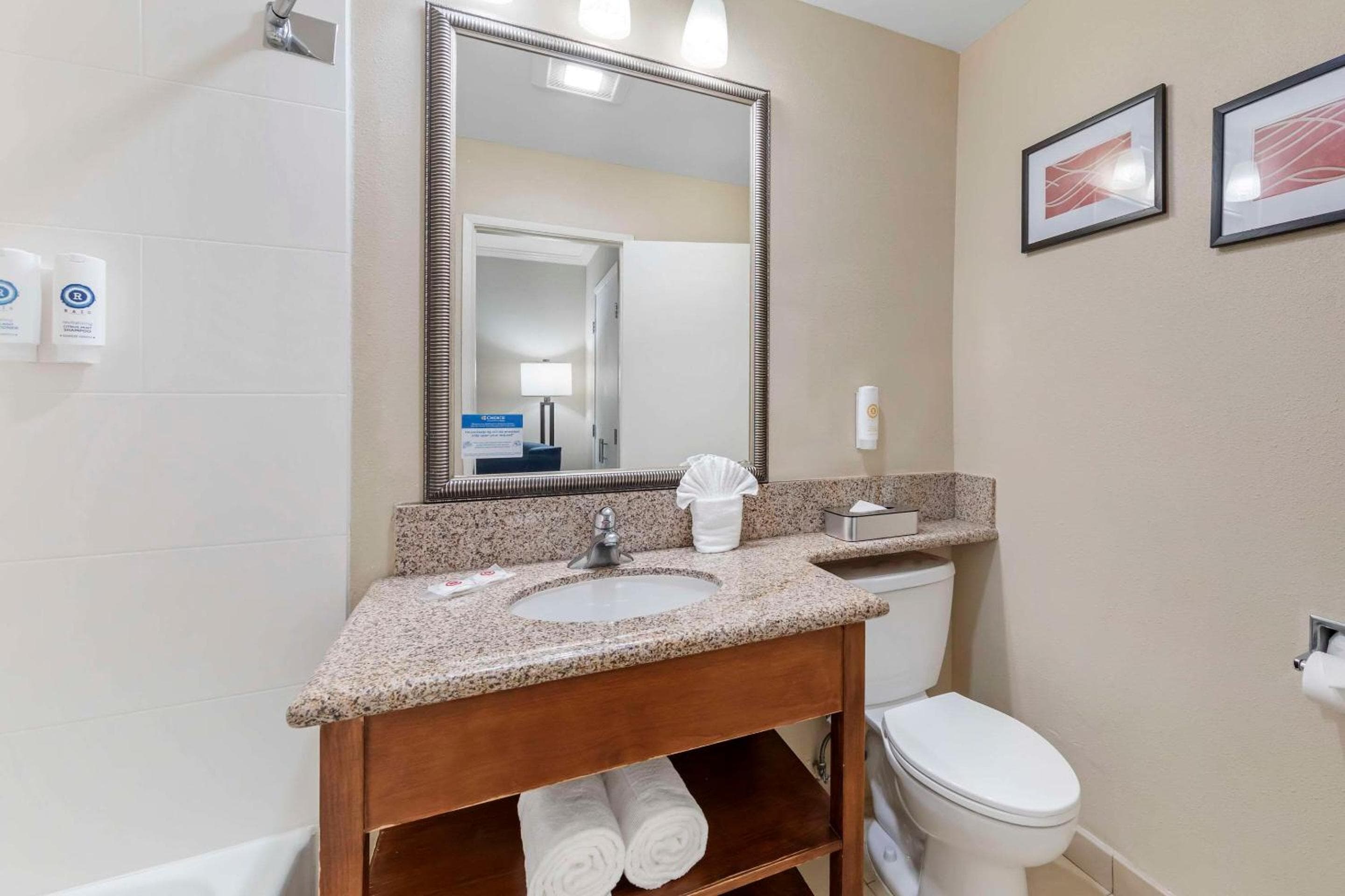 Comfort Inn Santa Monica - West Los Angeles — 8