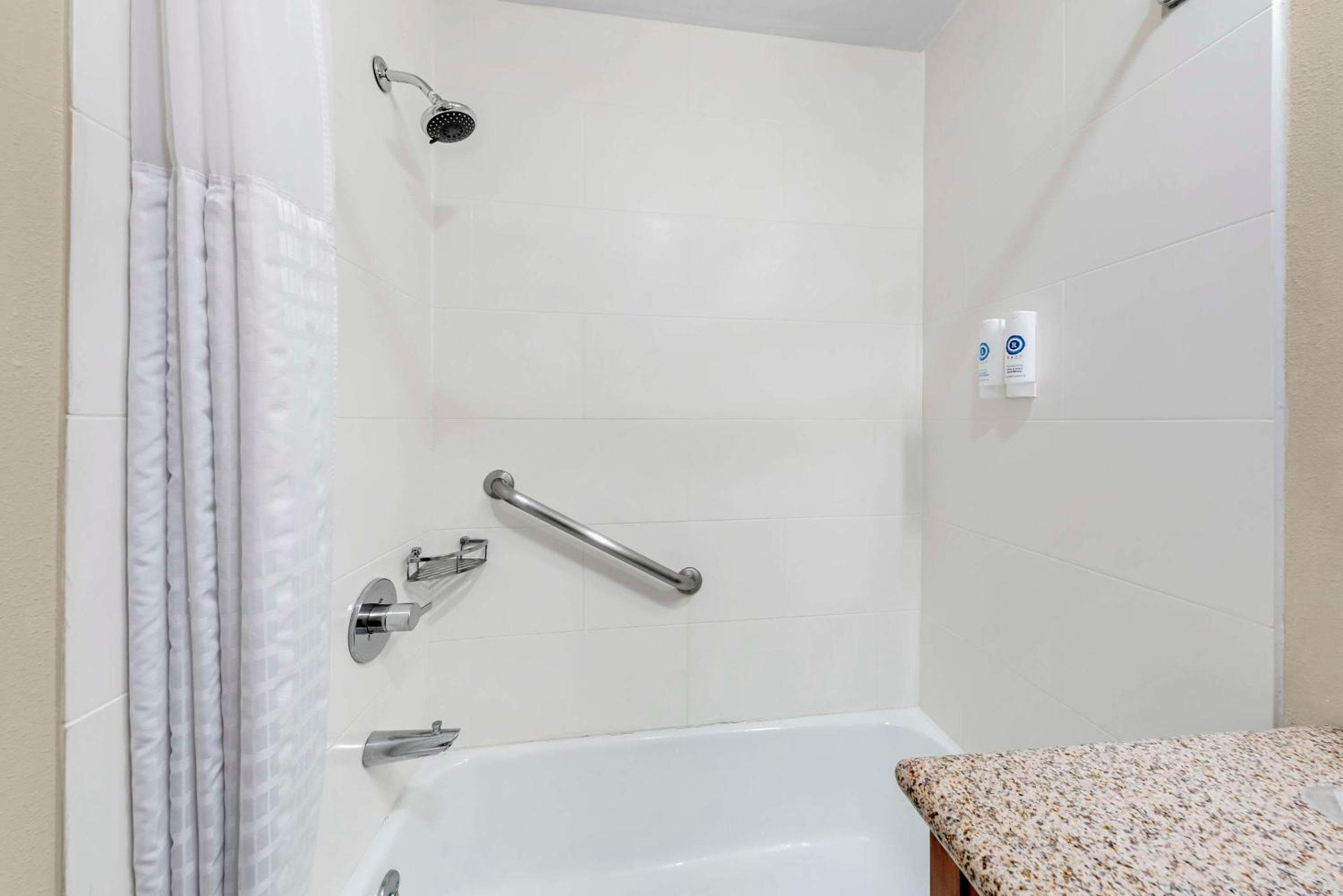 Comfort Inn Santa Monica - West Los Angeles — 5