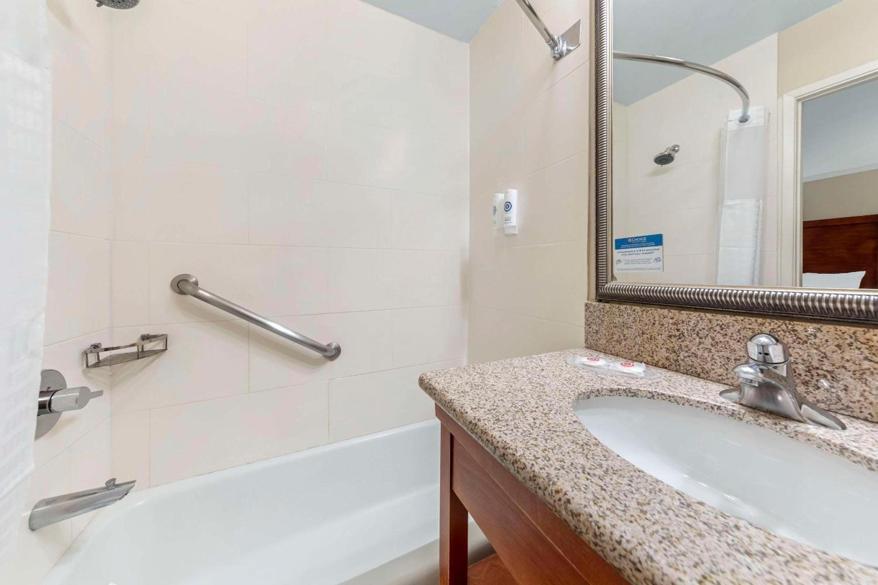 Comfort Inn Santa Monica - West Los Angeles — 26