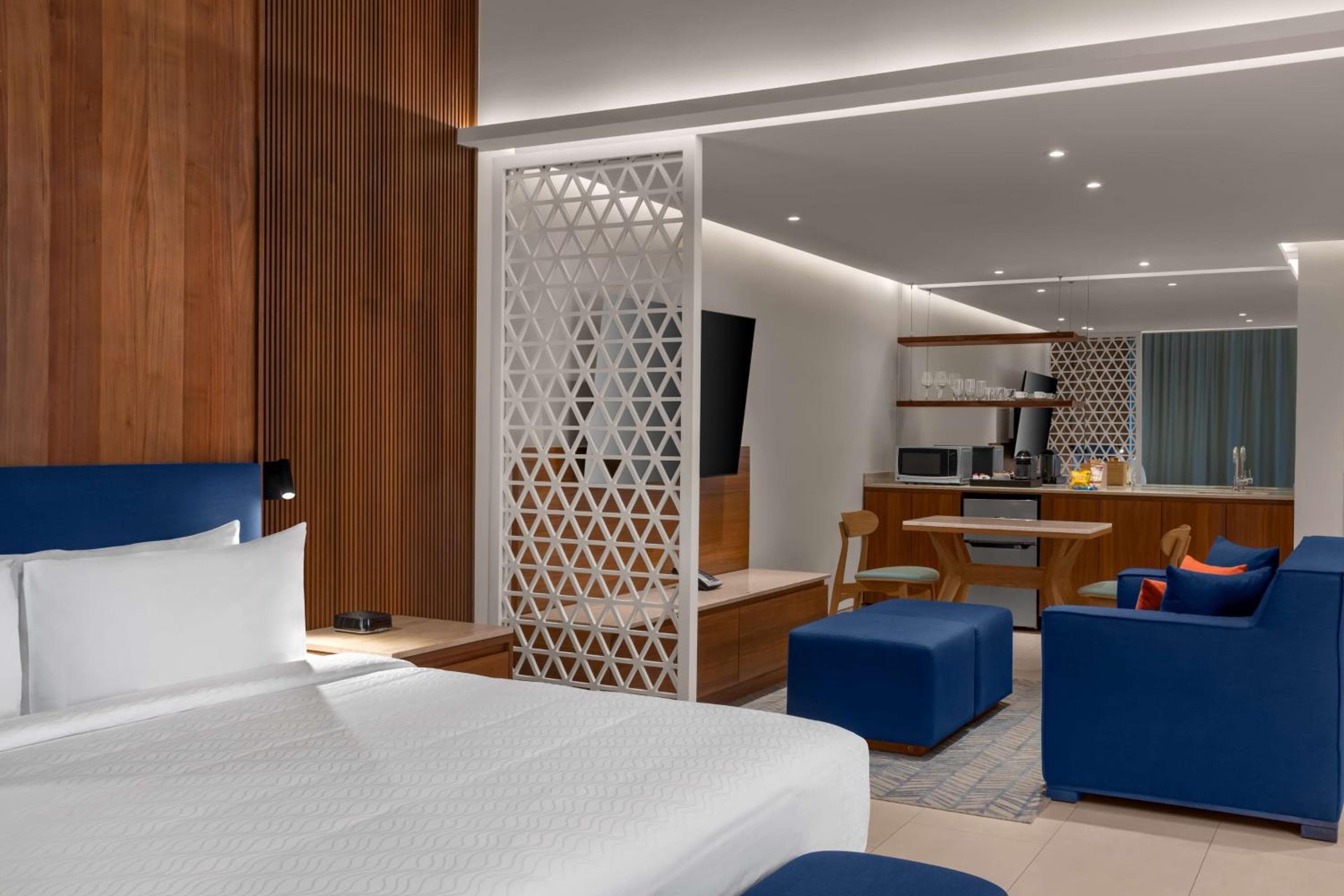 Hilton Cancun Mar Caribe All-Inclusive Resort — 12