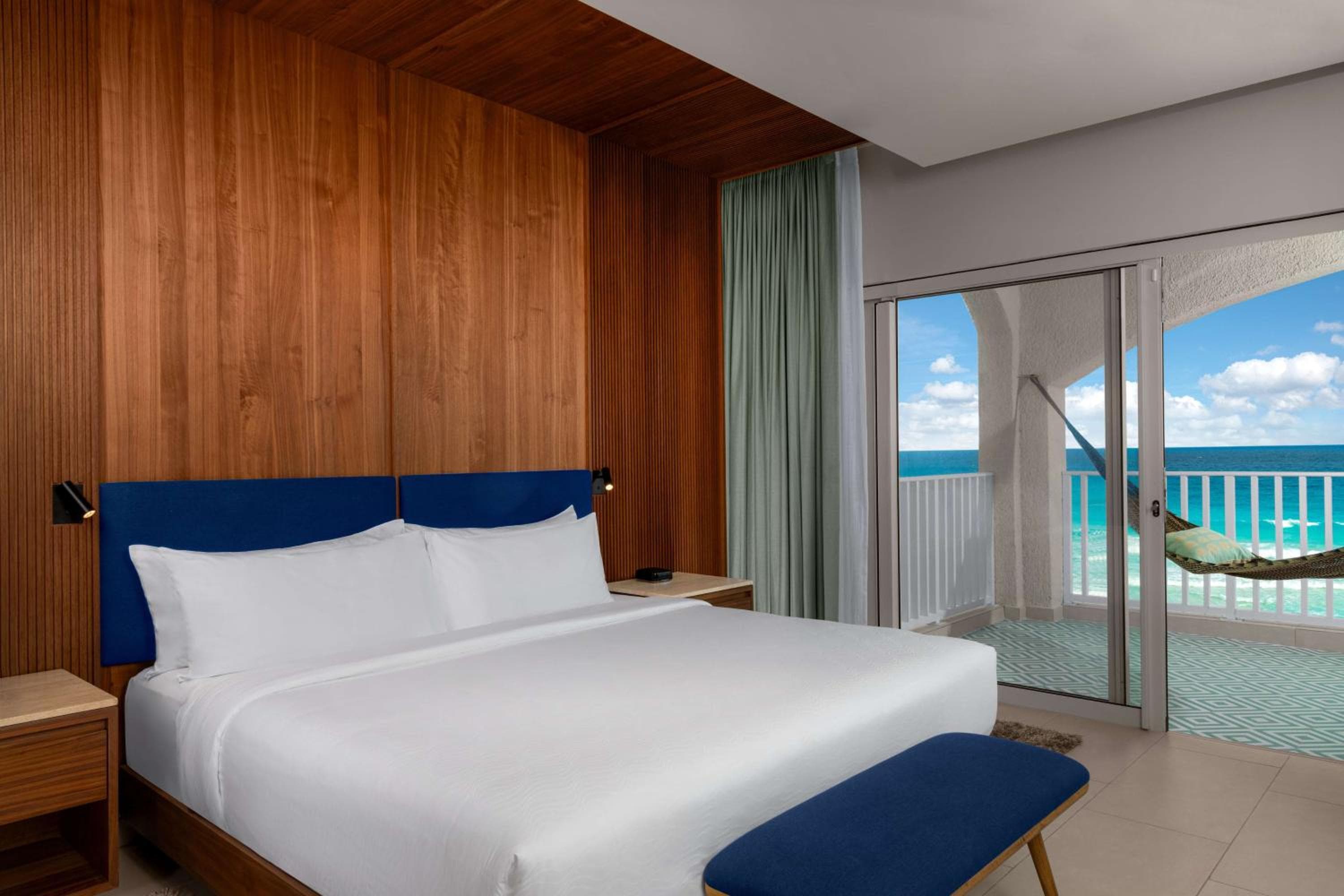 Hilton Cancun Mar Caribe All-Inclusive Resort — 13