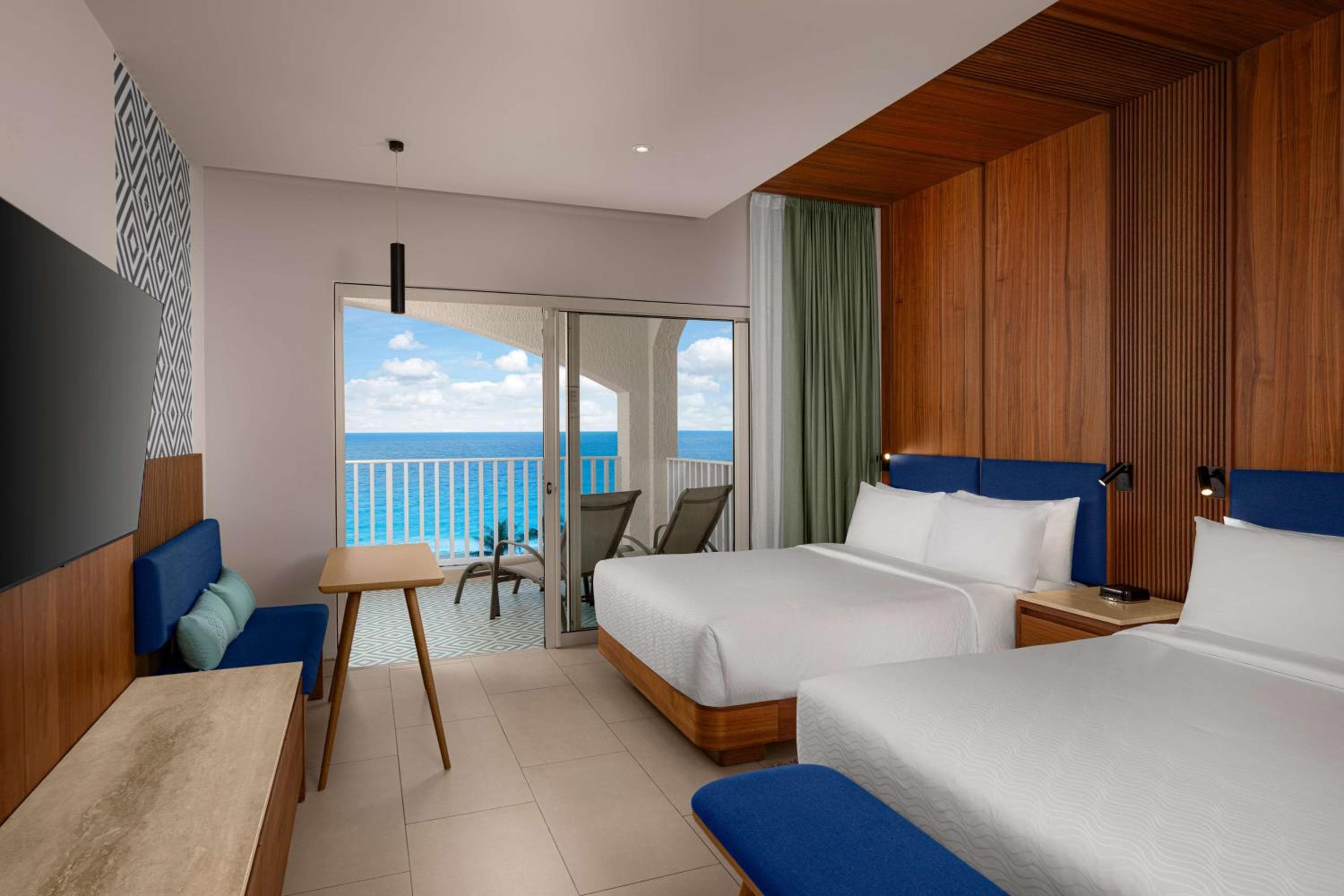 Hilton Cancun Mar Caribe All-Inclusive Resort — 6