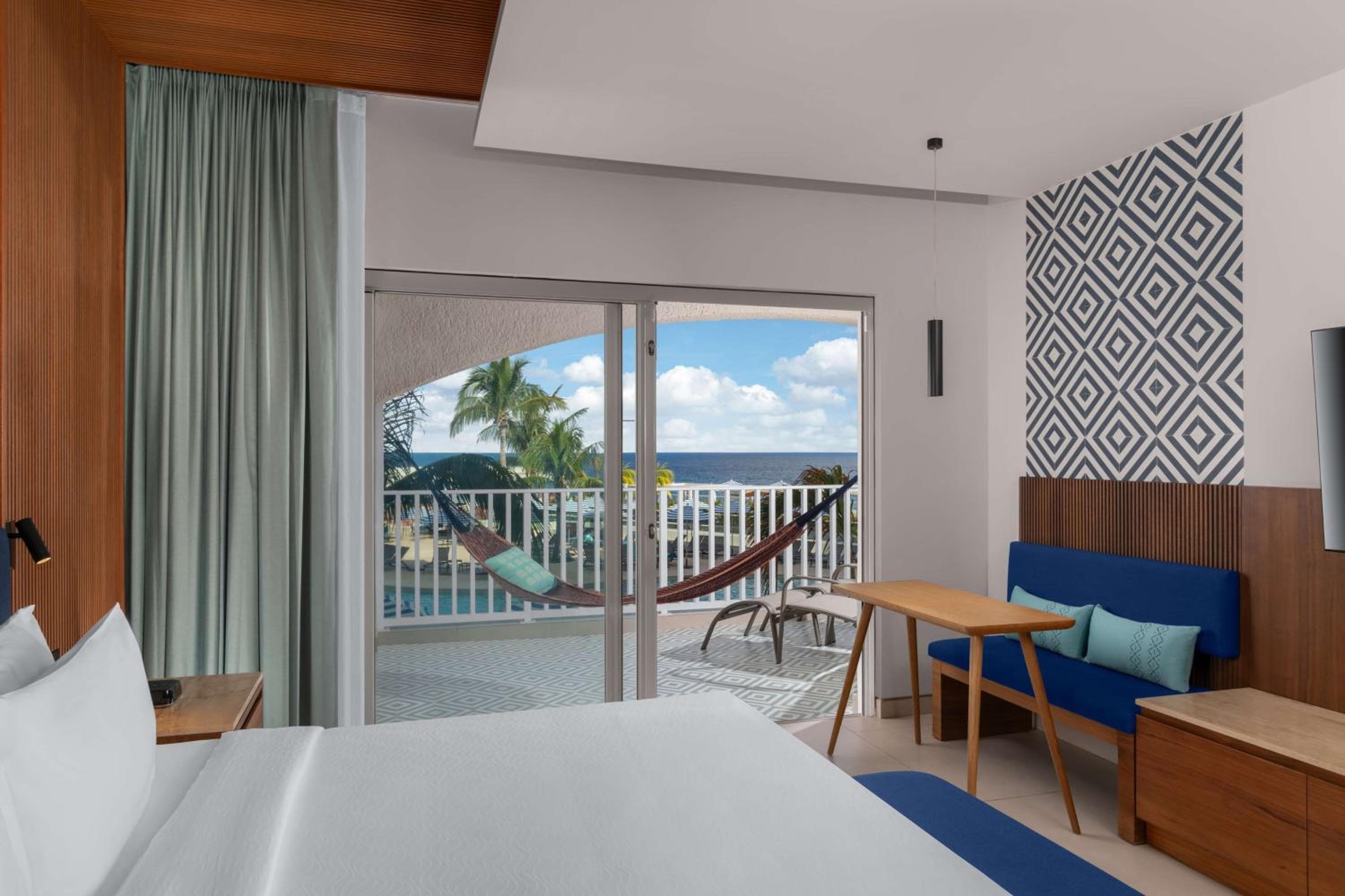 Hilton Cancun Mar Caribe All-Inclusive Resort — 20