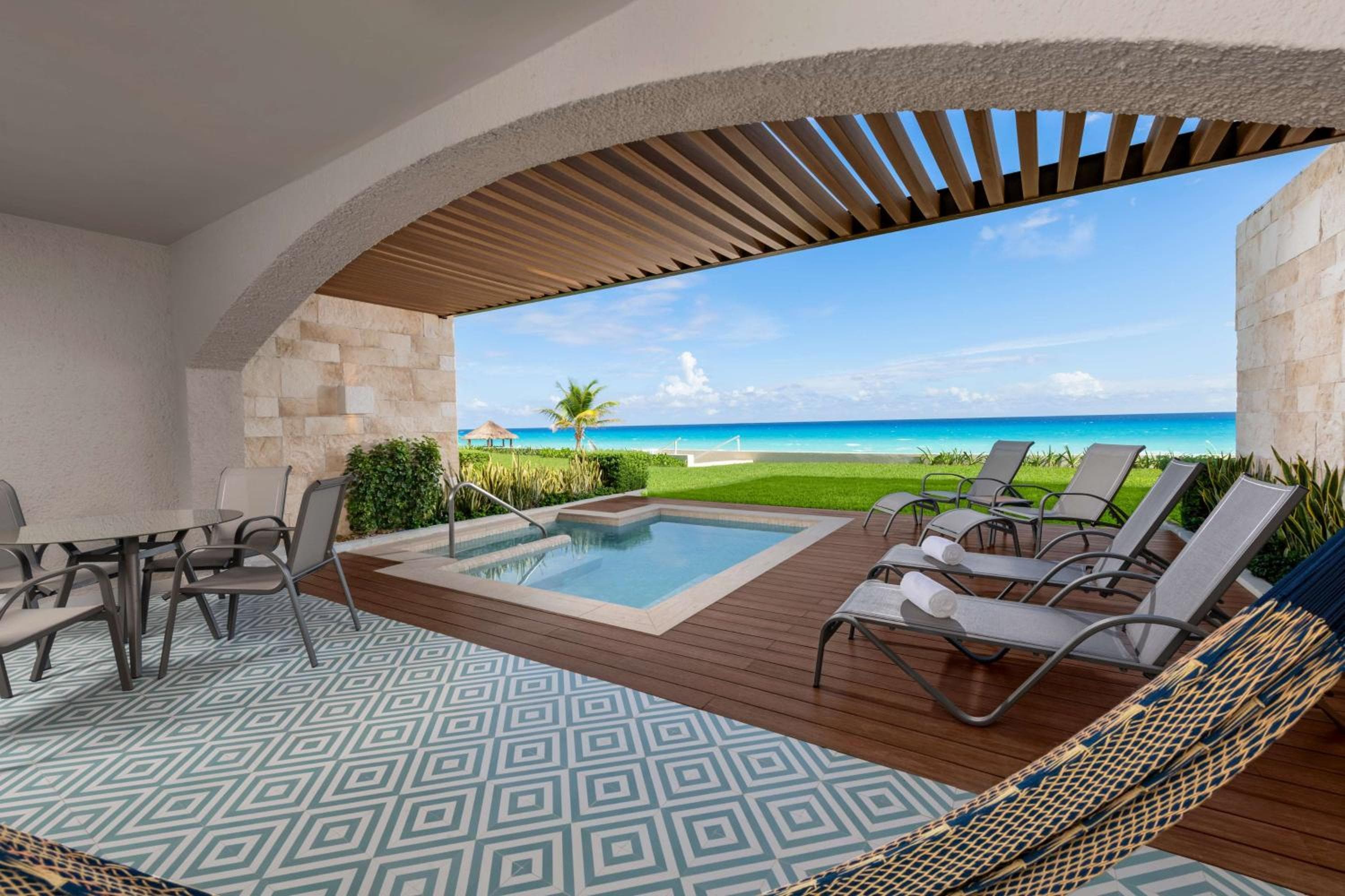 Hilton Cancun Mar Caribe All-Inclusive Resort — 29