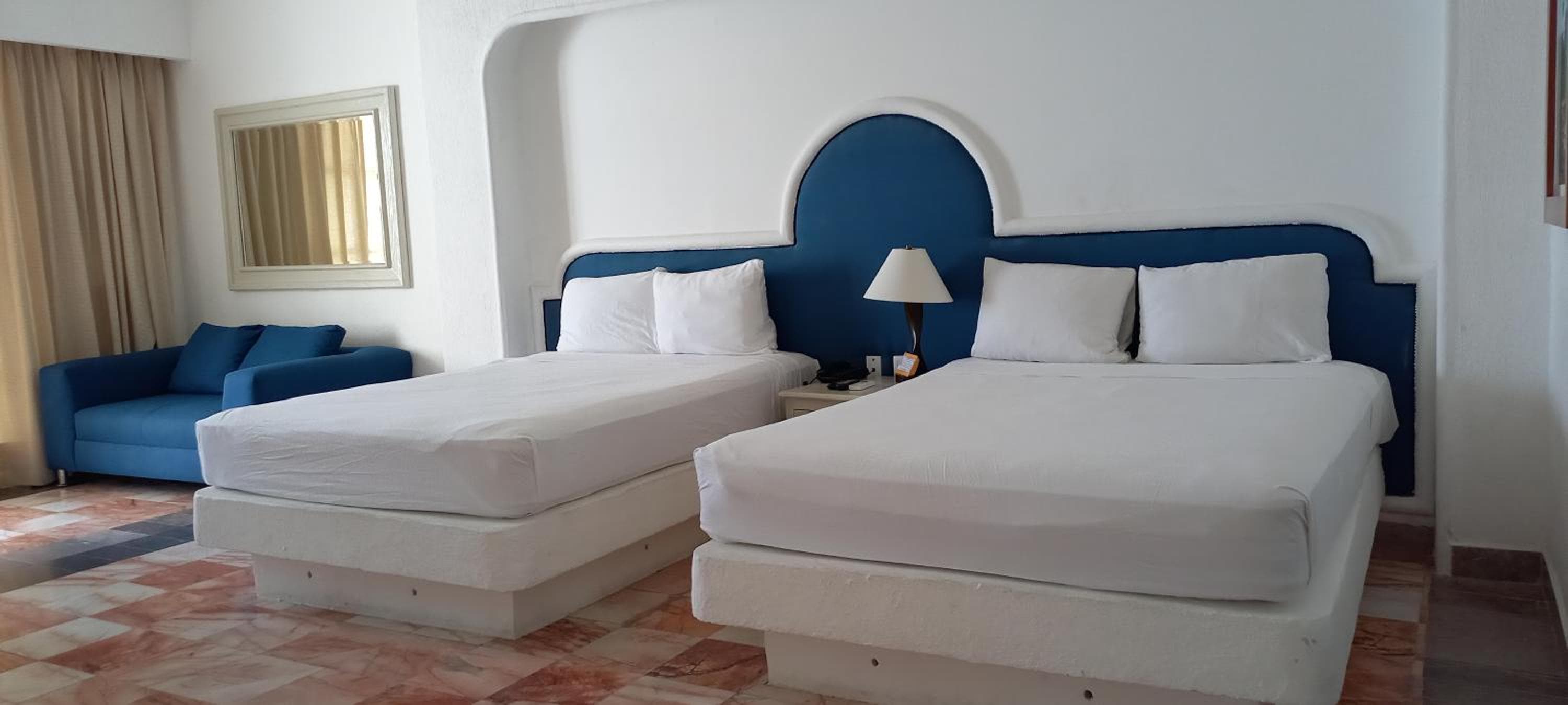 Hotel y Museo Casa Turquesa — 28