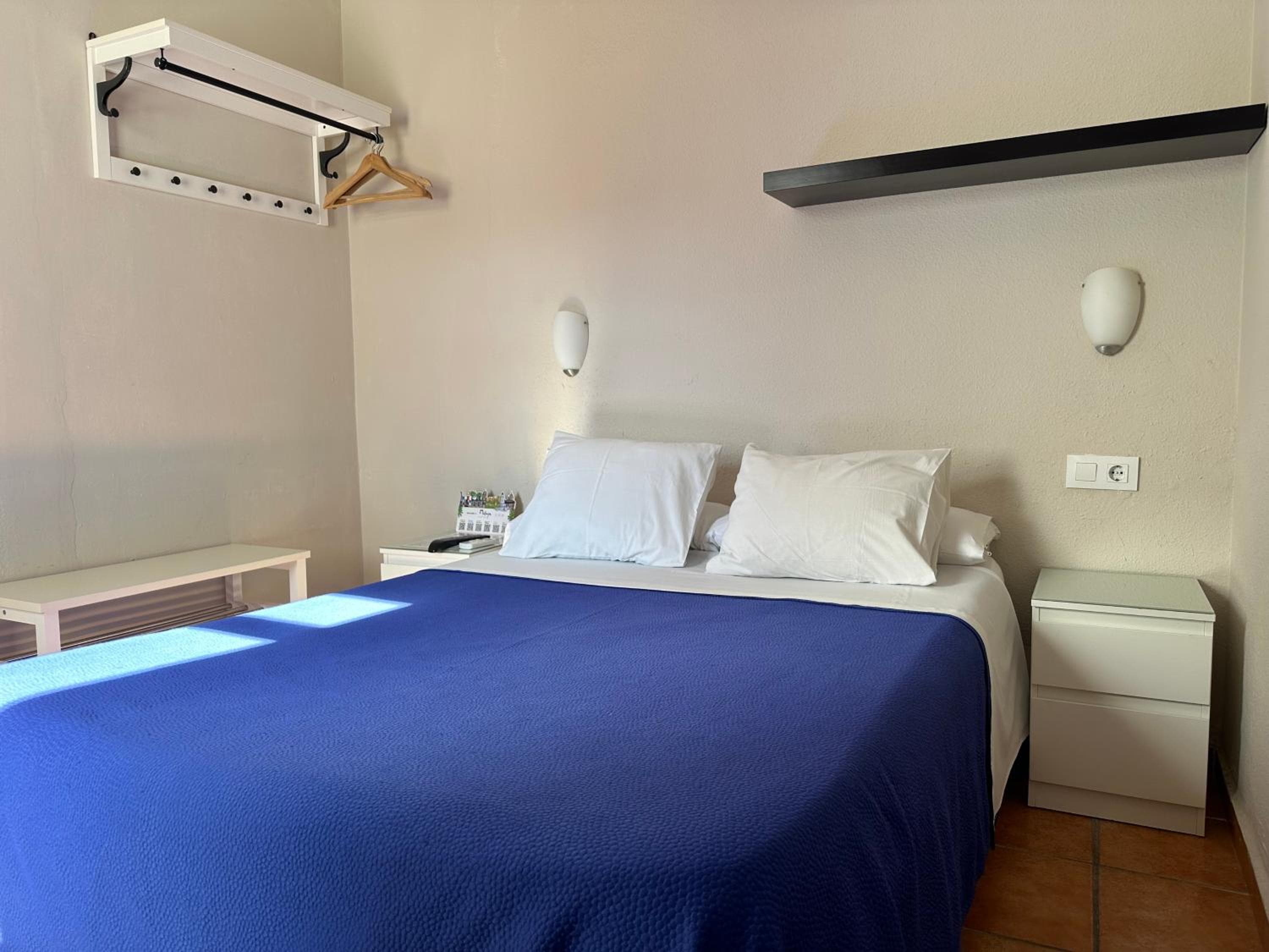 Hostal Moscatel — 6