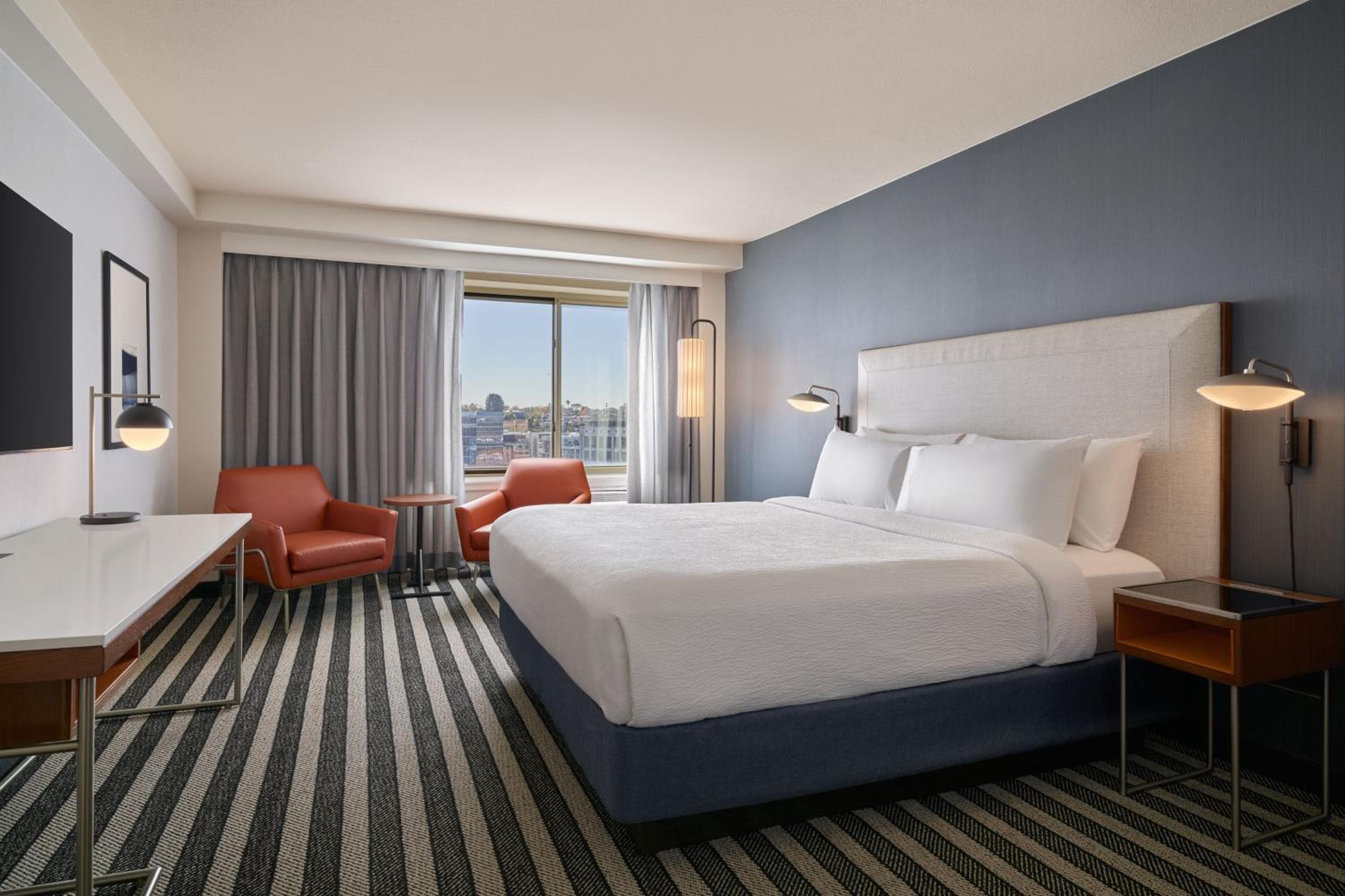 Cortile del Marriott Los Angeles Westside — 21