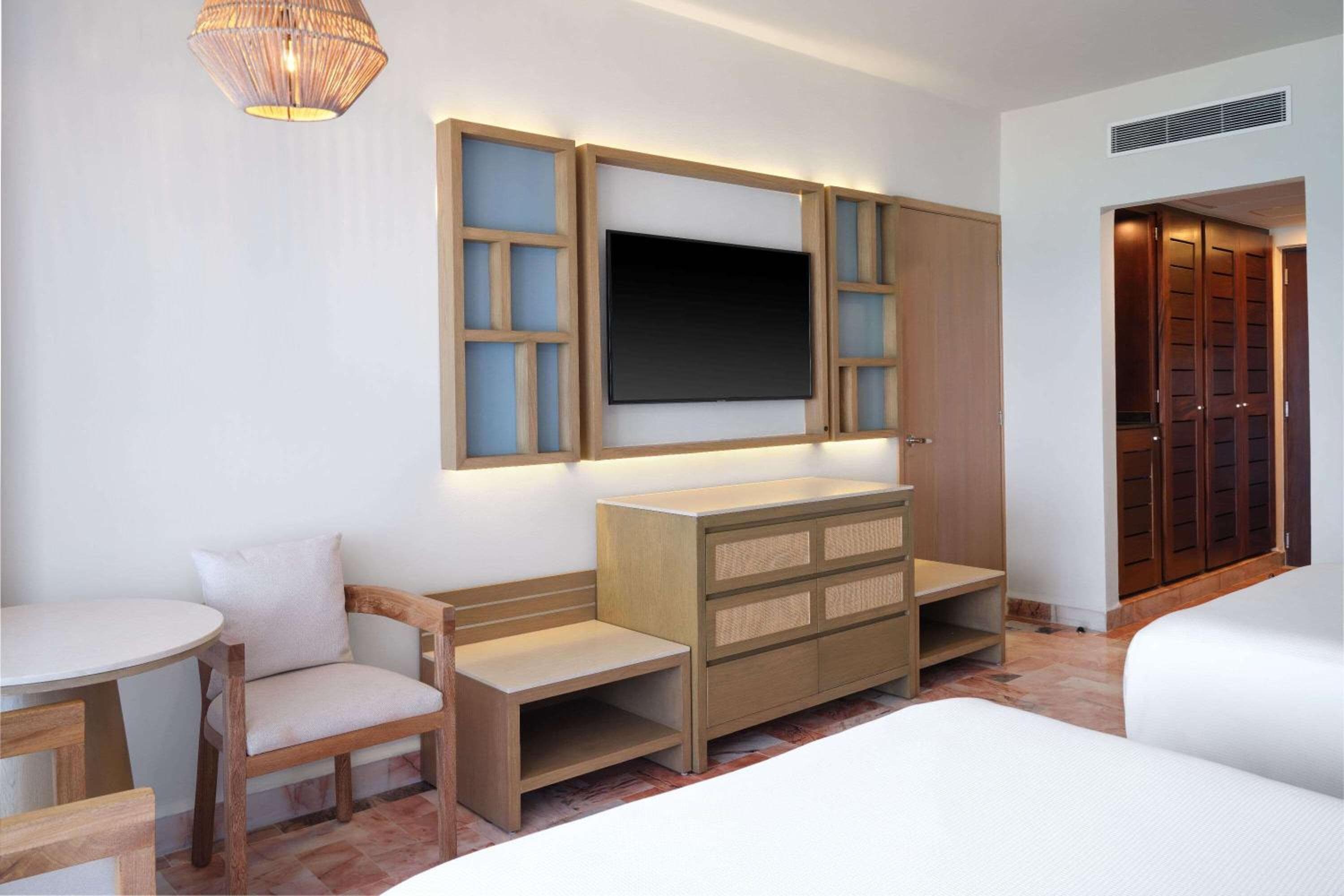 Wyndham Grand Cancun All Inclusive Resort & Villas — 7