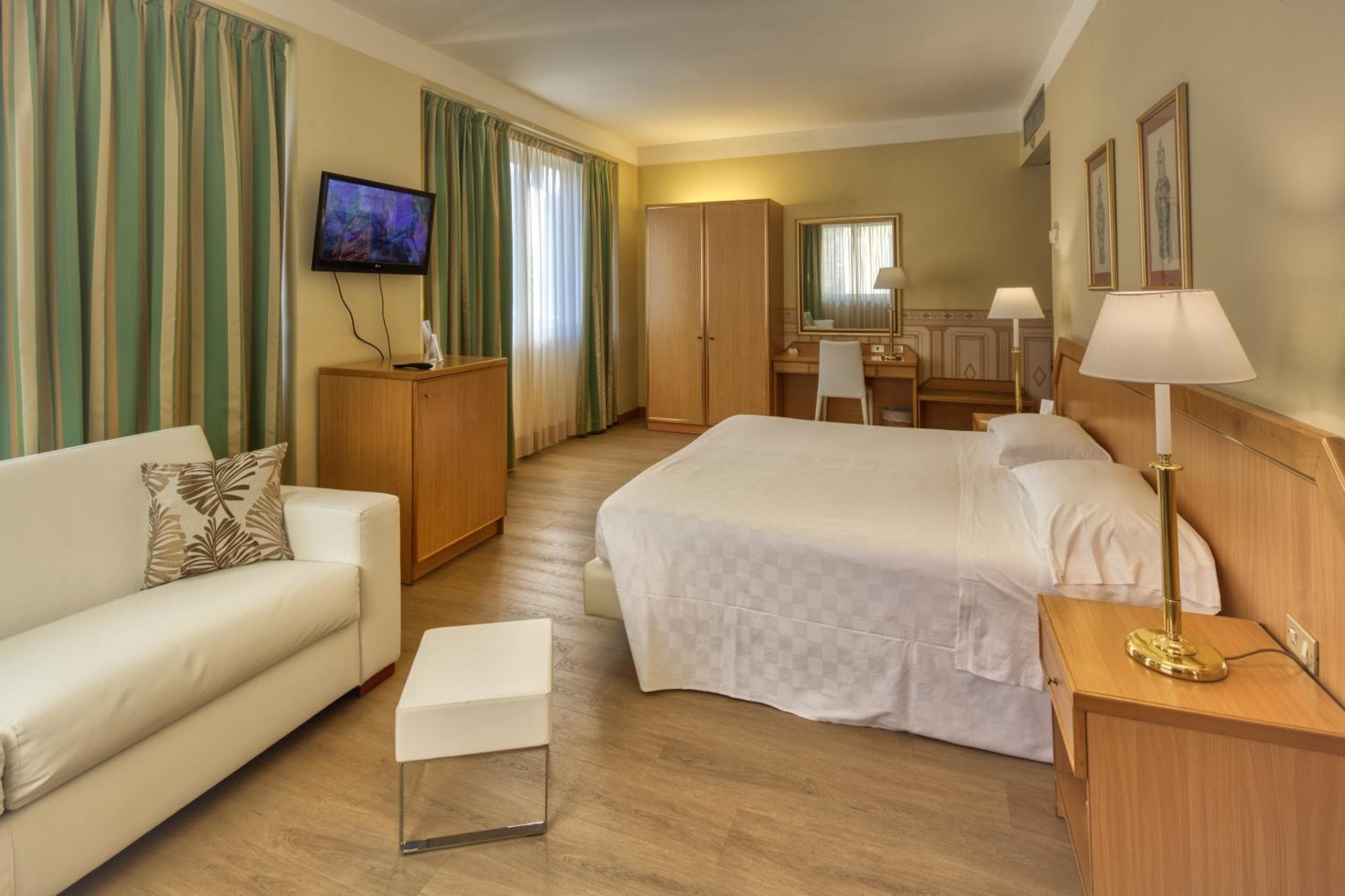 Hotel Nasco — 26