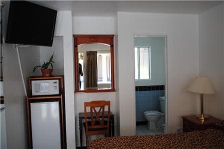 Rose Bowl Motel — 4
