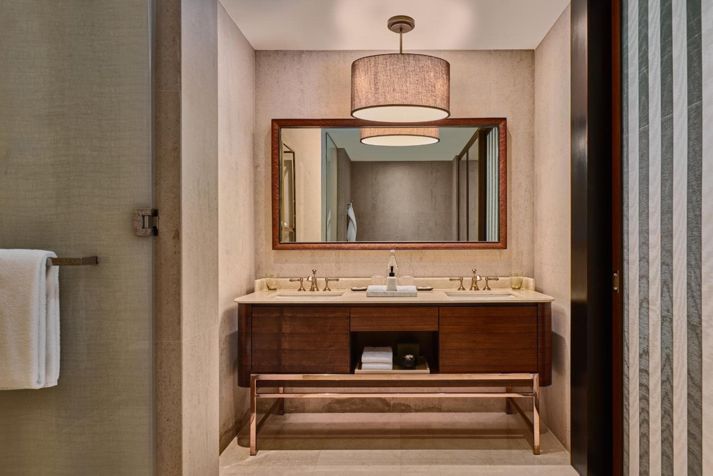 Rosewood Bangkok — 17