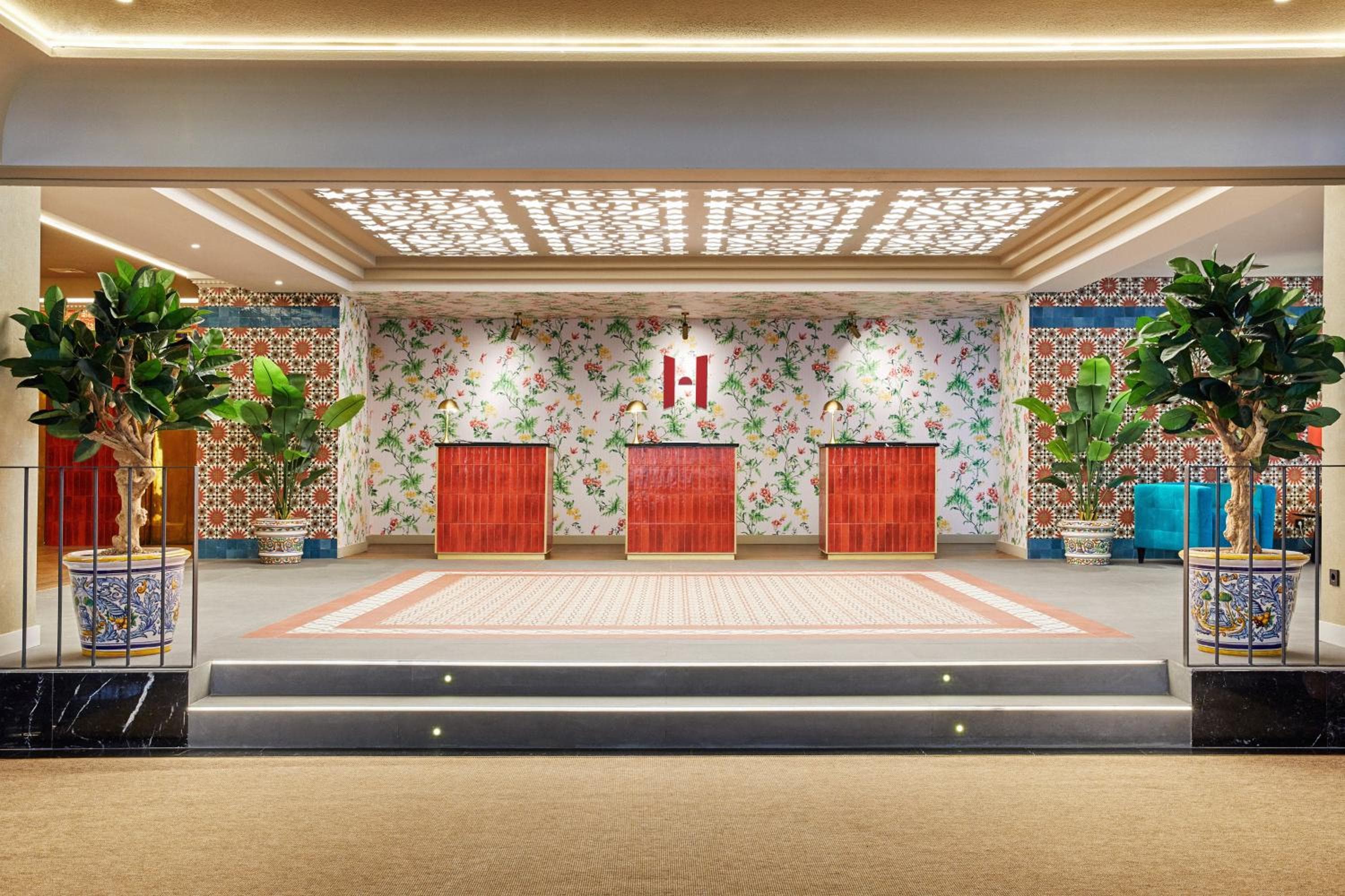 Hesperia Sevilla — 13