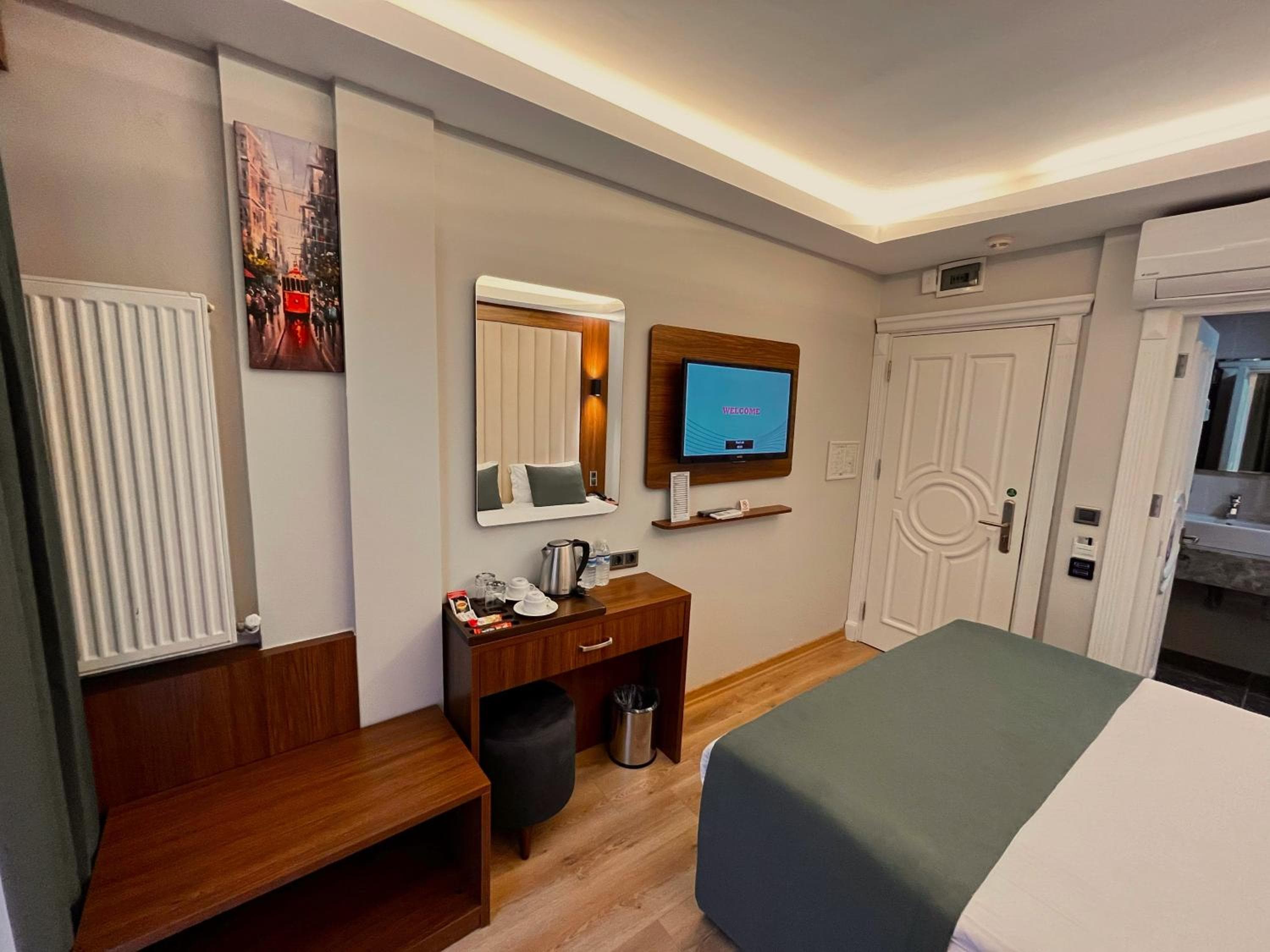 Weingart Black Tulip Hotel — 8