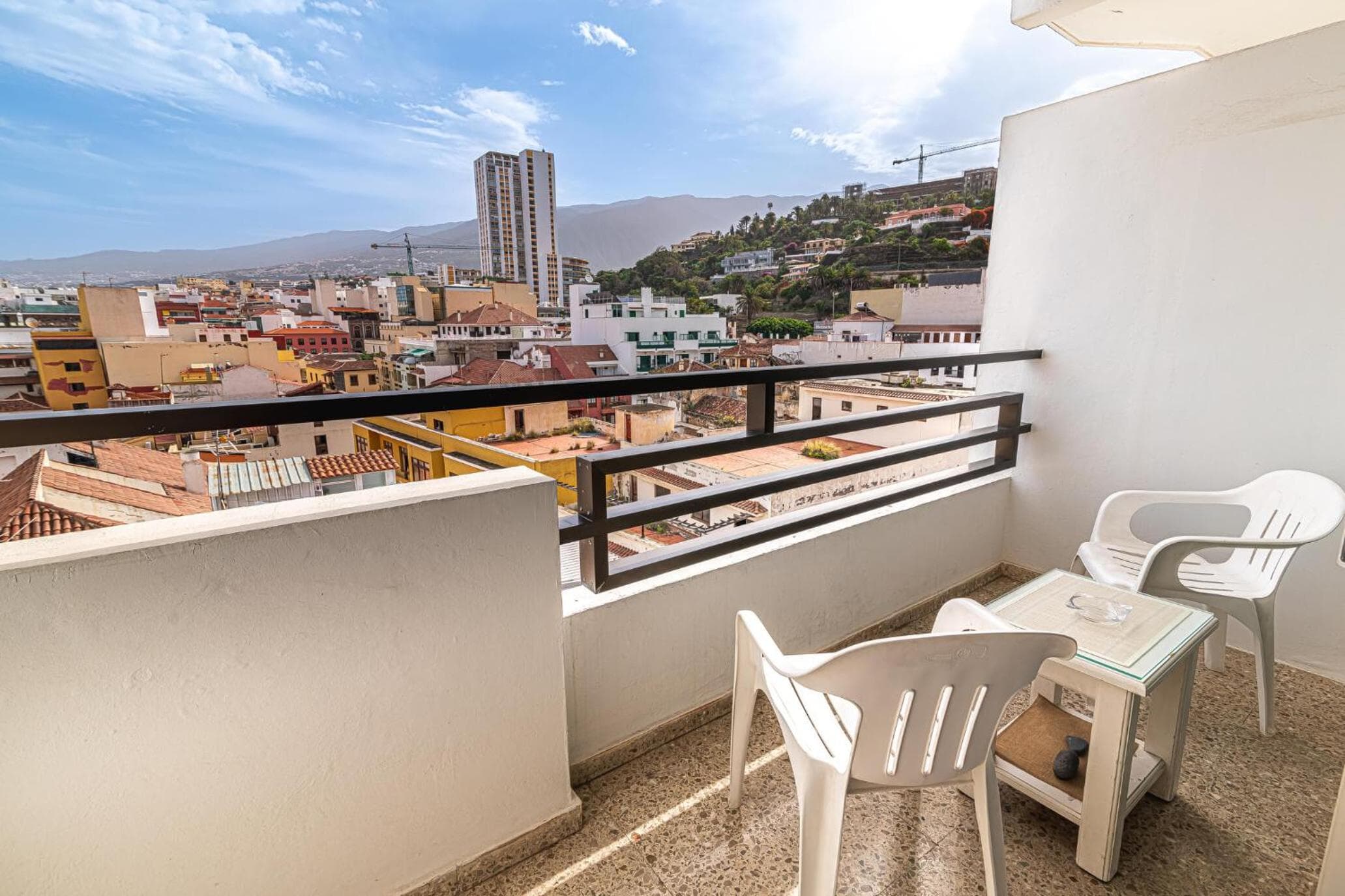 Apartamento en Puerto de la Cruz con vistas a la ciudad — 2