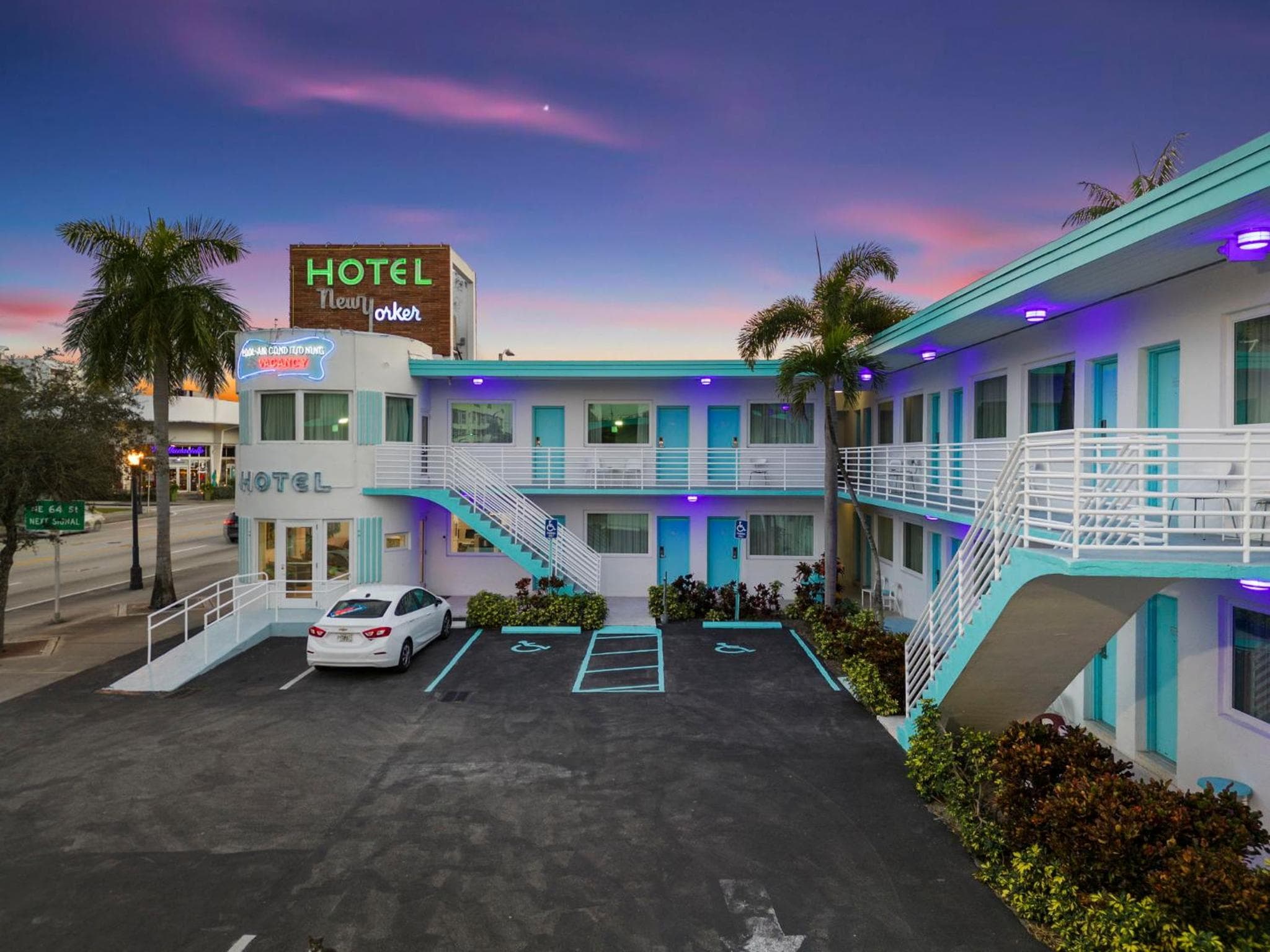 The New Yorker Miami Hotel — 3
