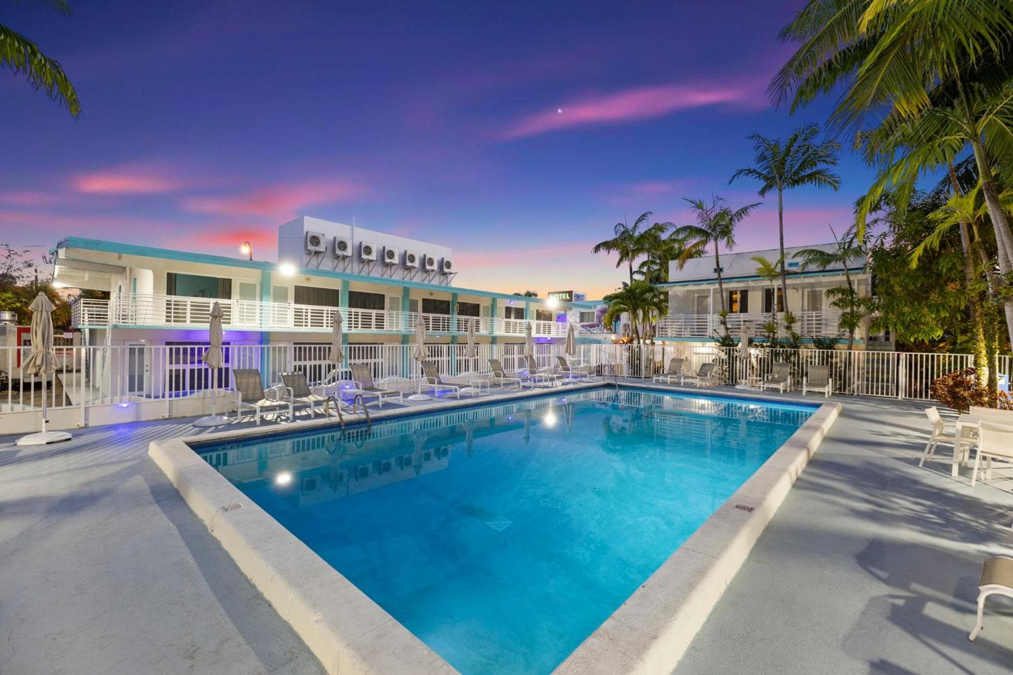 The New Yorker Miami Hotel — 2