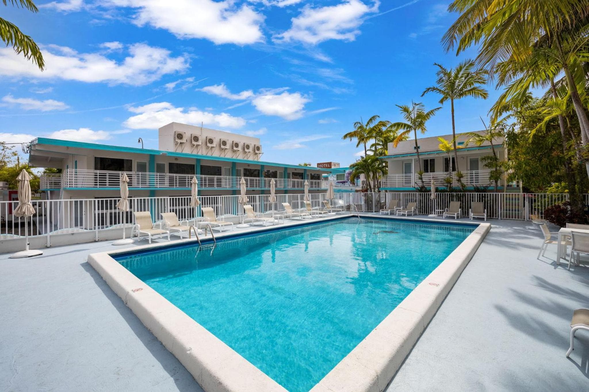 The New Yorker Miami Hotel — 8