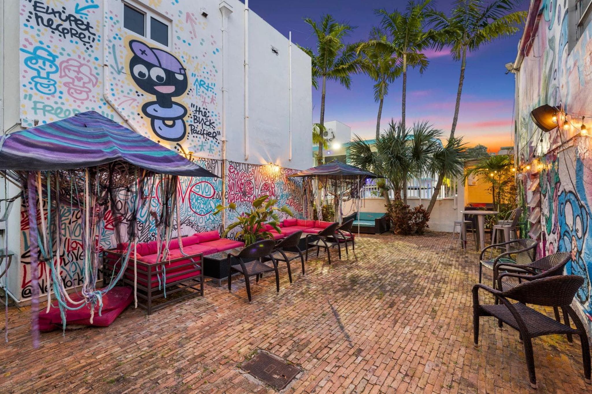 The New Yorker Miami Hotel — 19