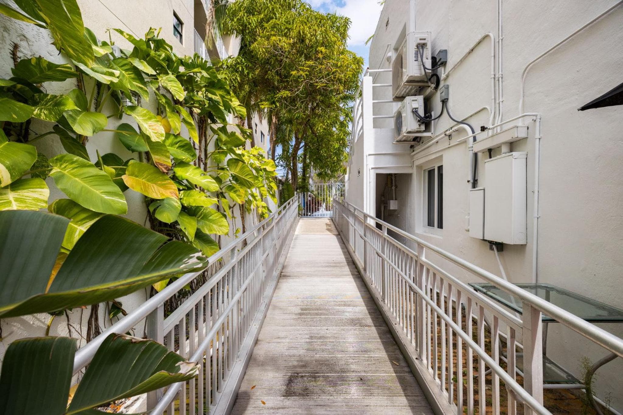 The New Yorker Miami Hotel — 29