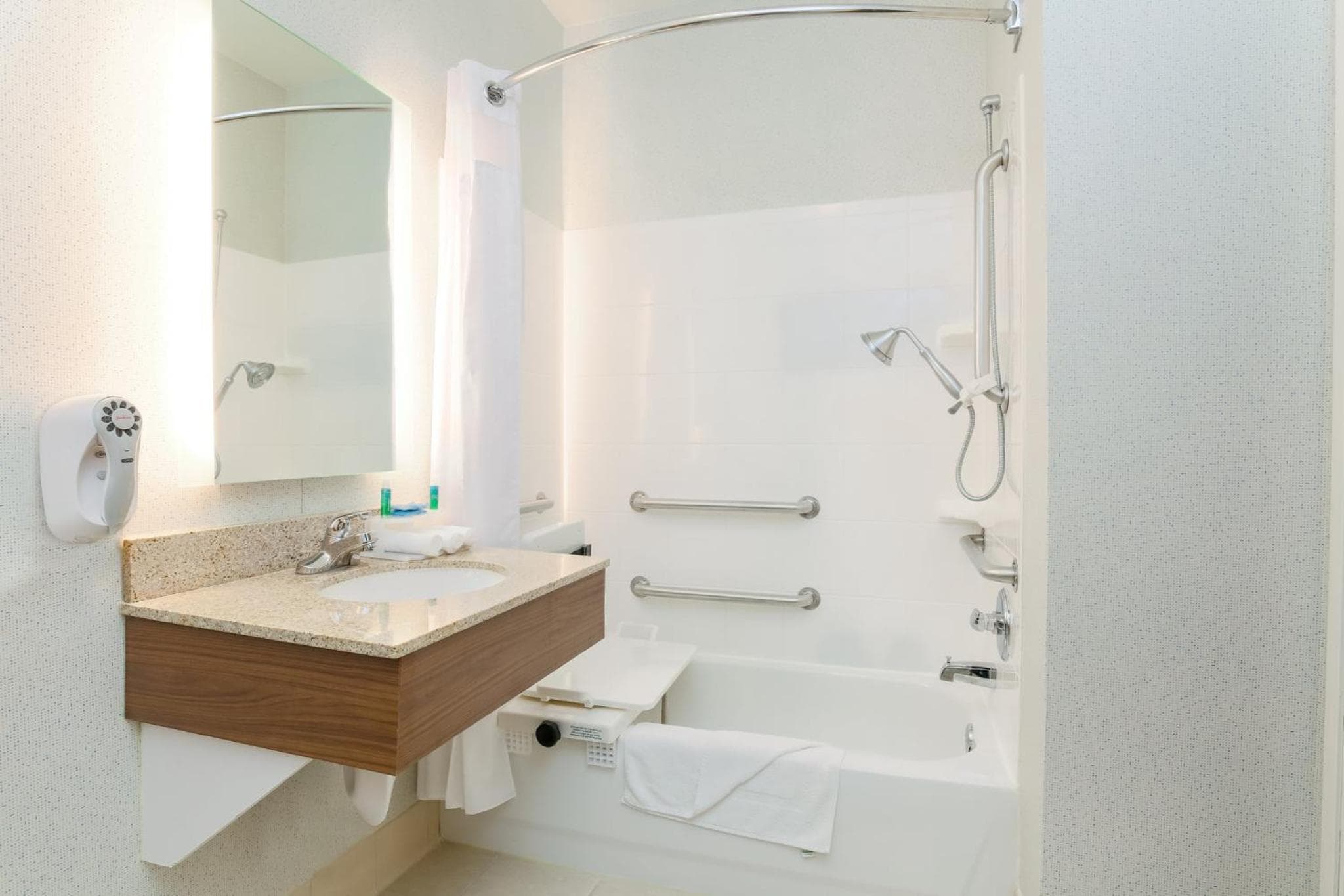 Holiday Inn Express Las Vegas Stadium Area, ein IHG Hotel — 6