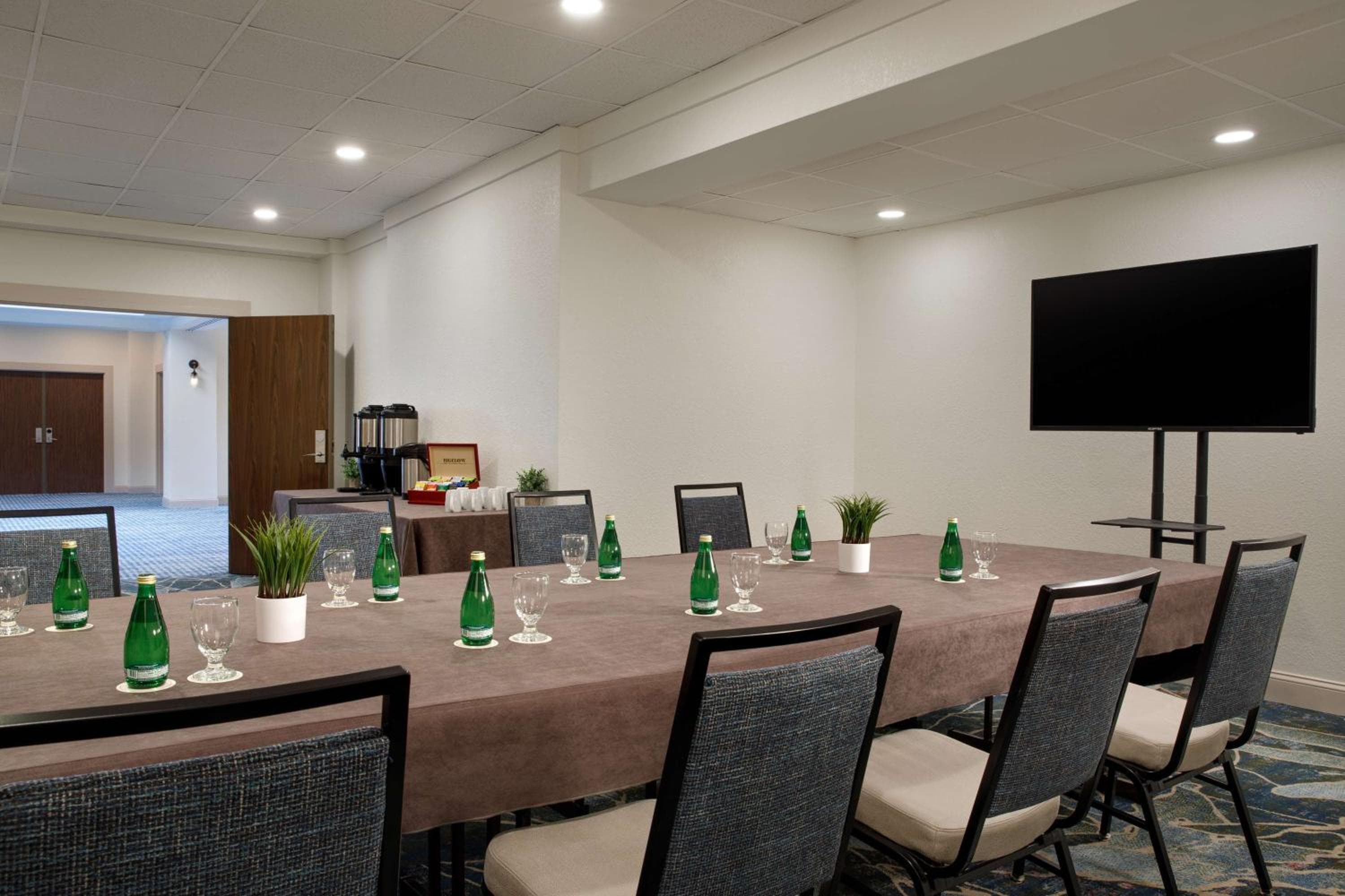 DoubleTree Suites by Hilton Orlando at Disney Springs — 30
