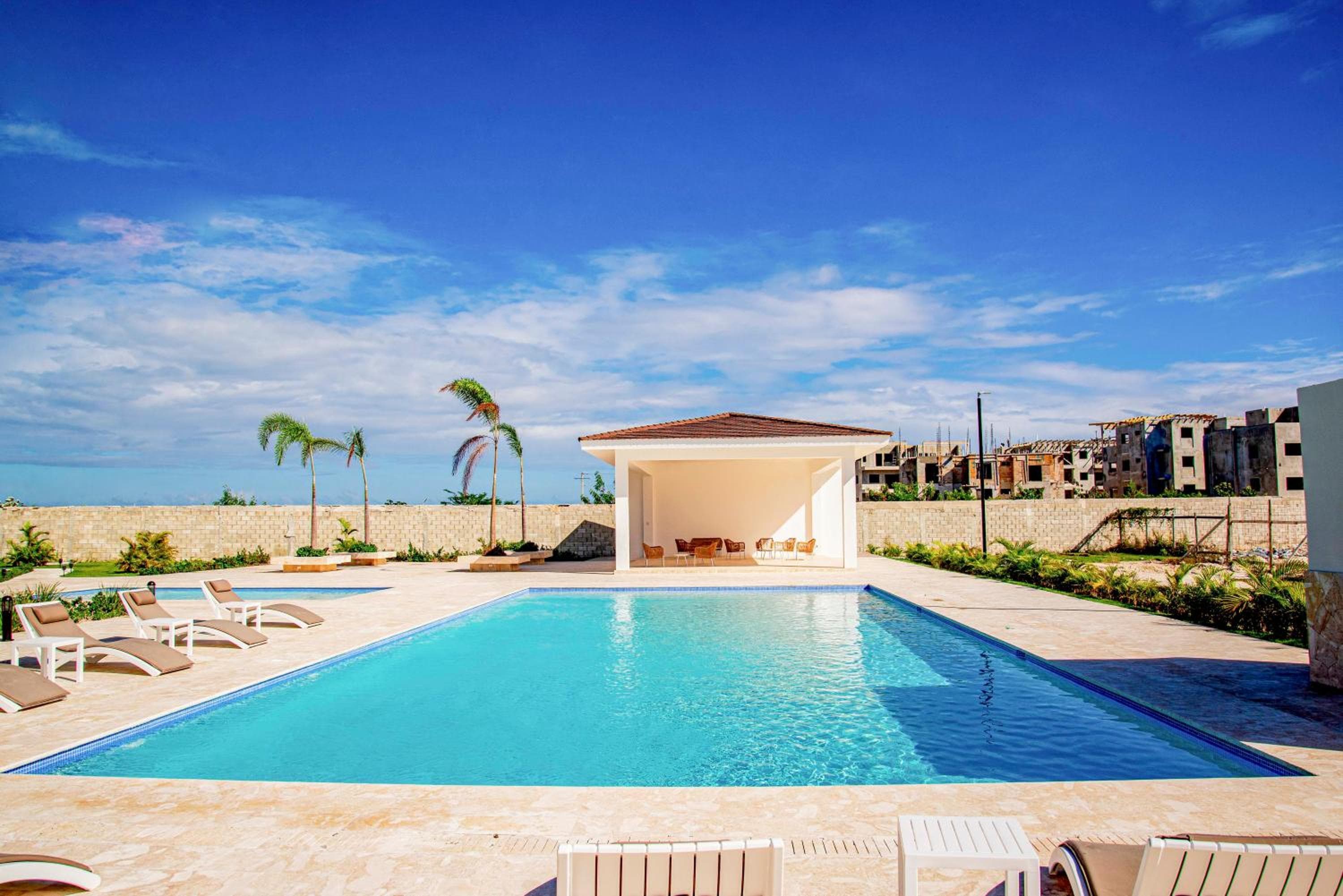 Beautiful Village 3 bedrooms Furnished Pool residencial Velero punta cana — 2