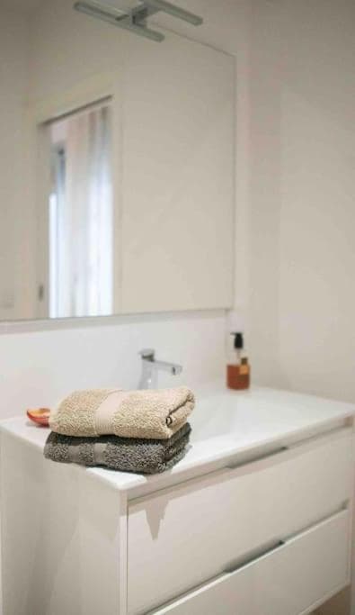 SUITE en Triana, tranquilo, independiente — 16