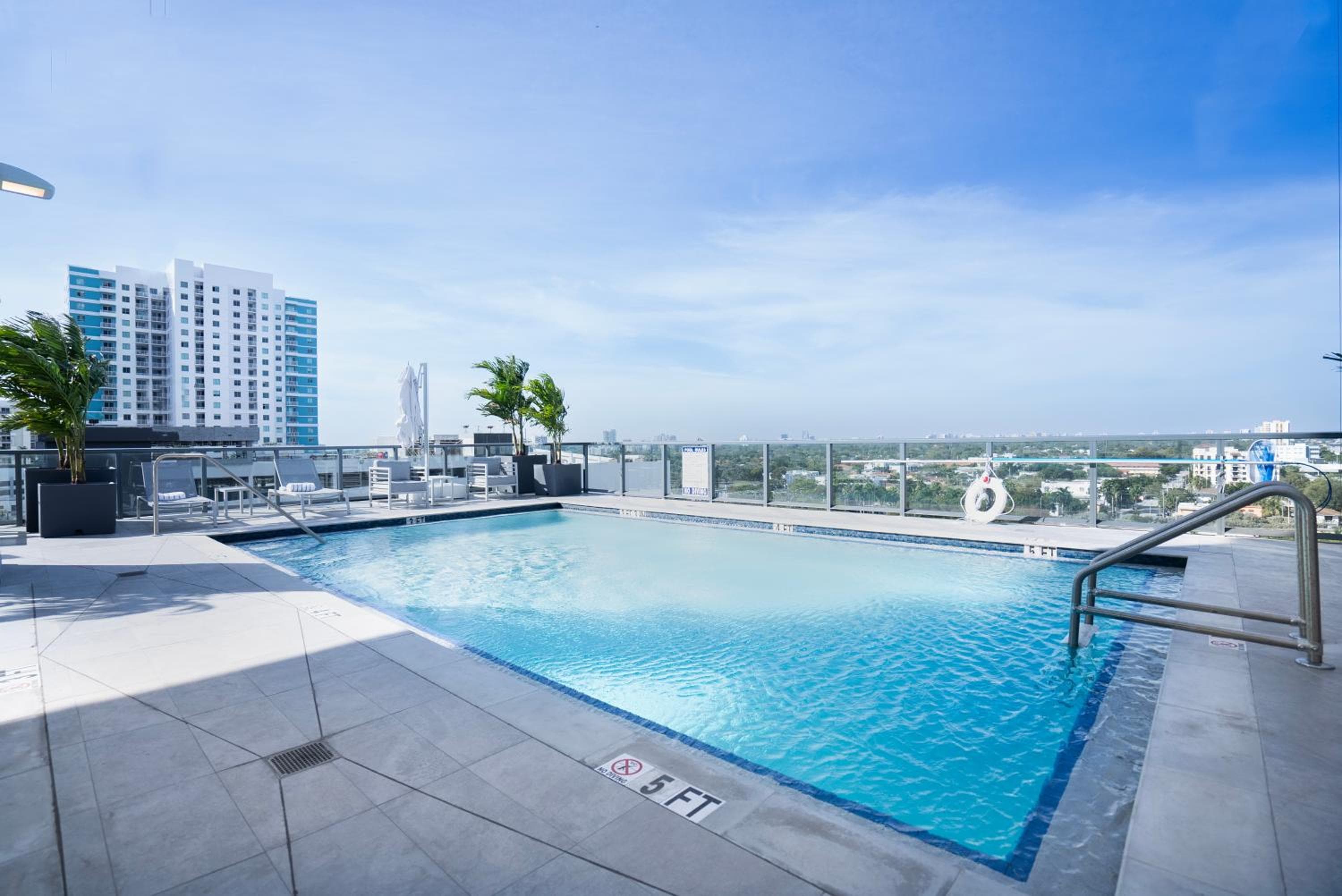 Smart Brickell Hotel — 4