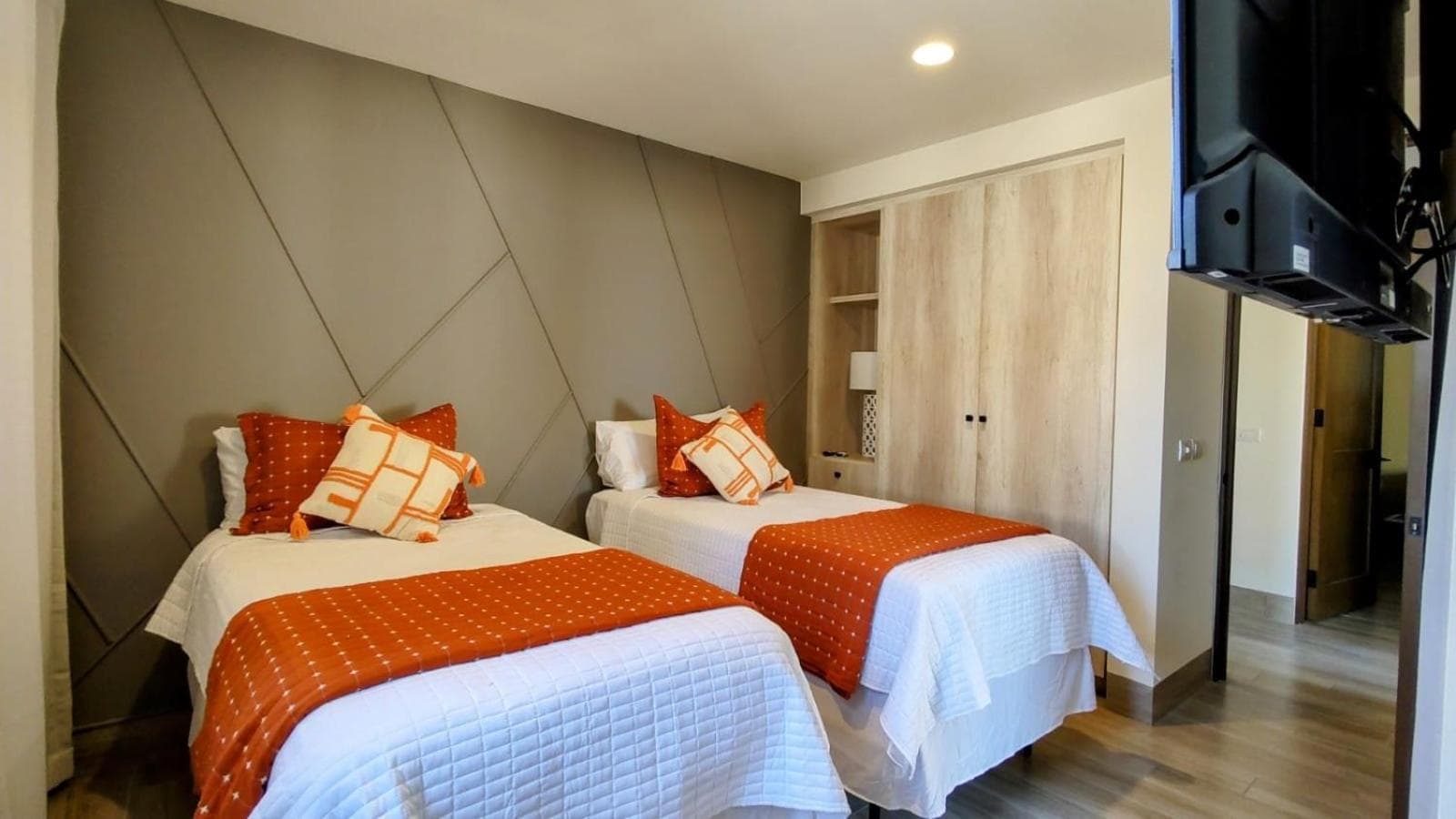 Amazing 2BR Pool/Jacuzzi/Beach/ Resort/10Min Cabo — 5