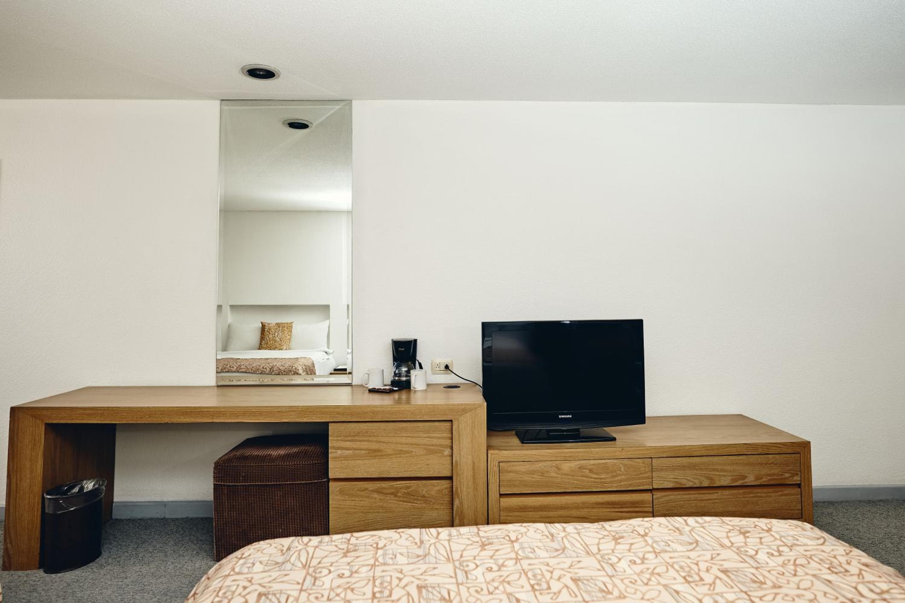 Hotel del Prado — 12