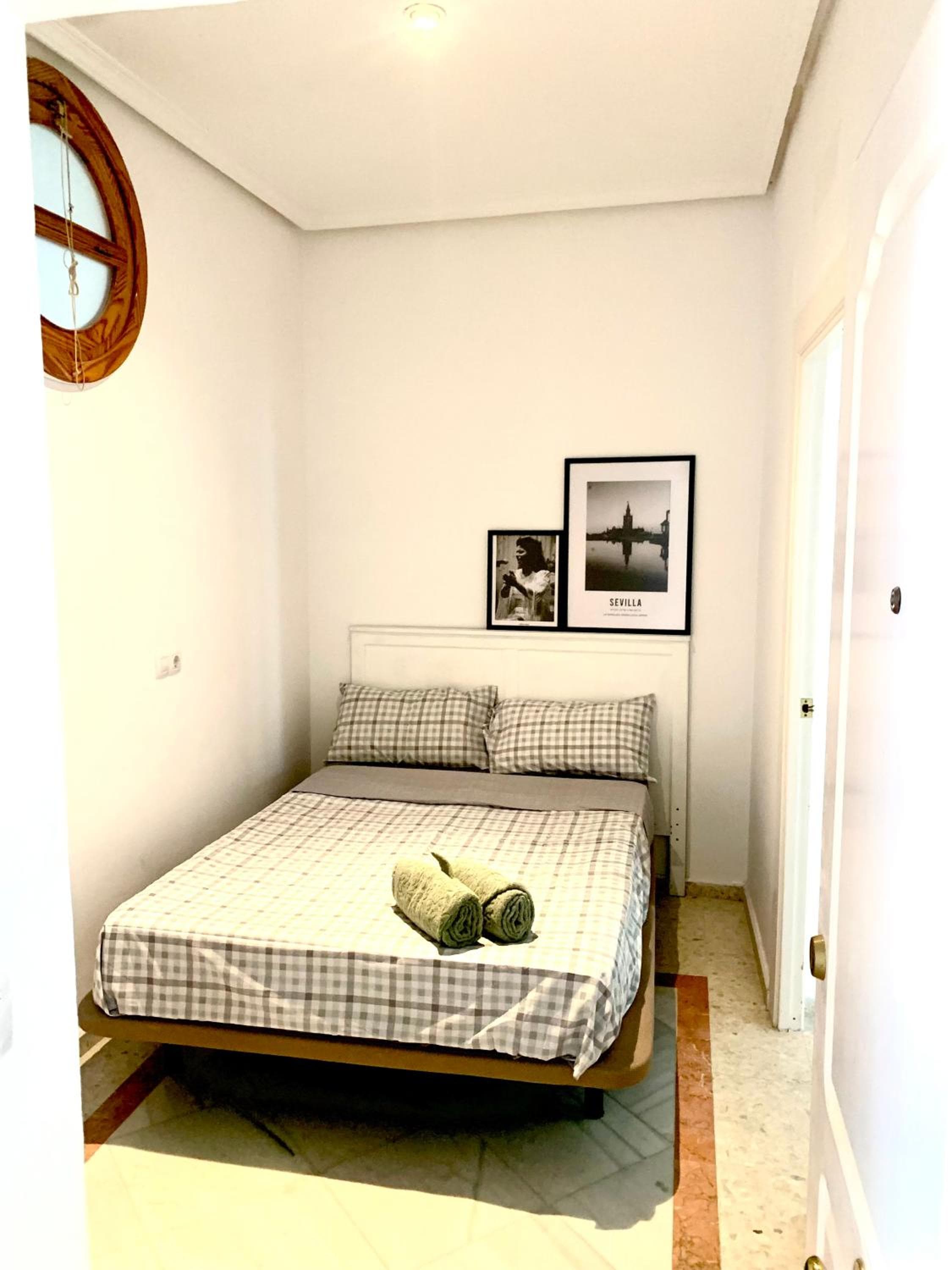 Sevilla Zentral — 15