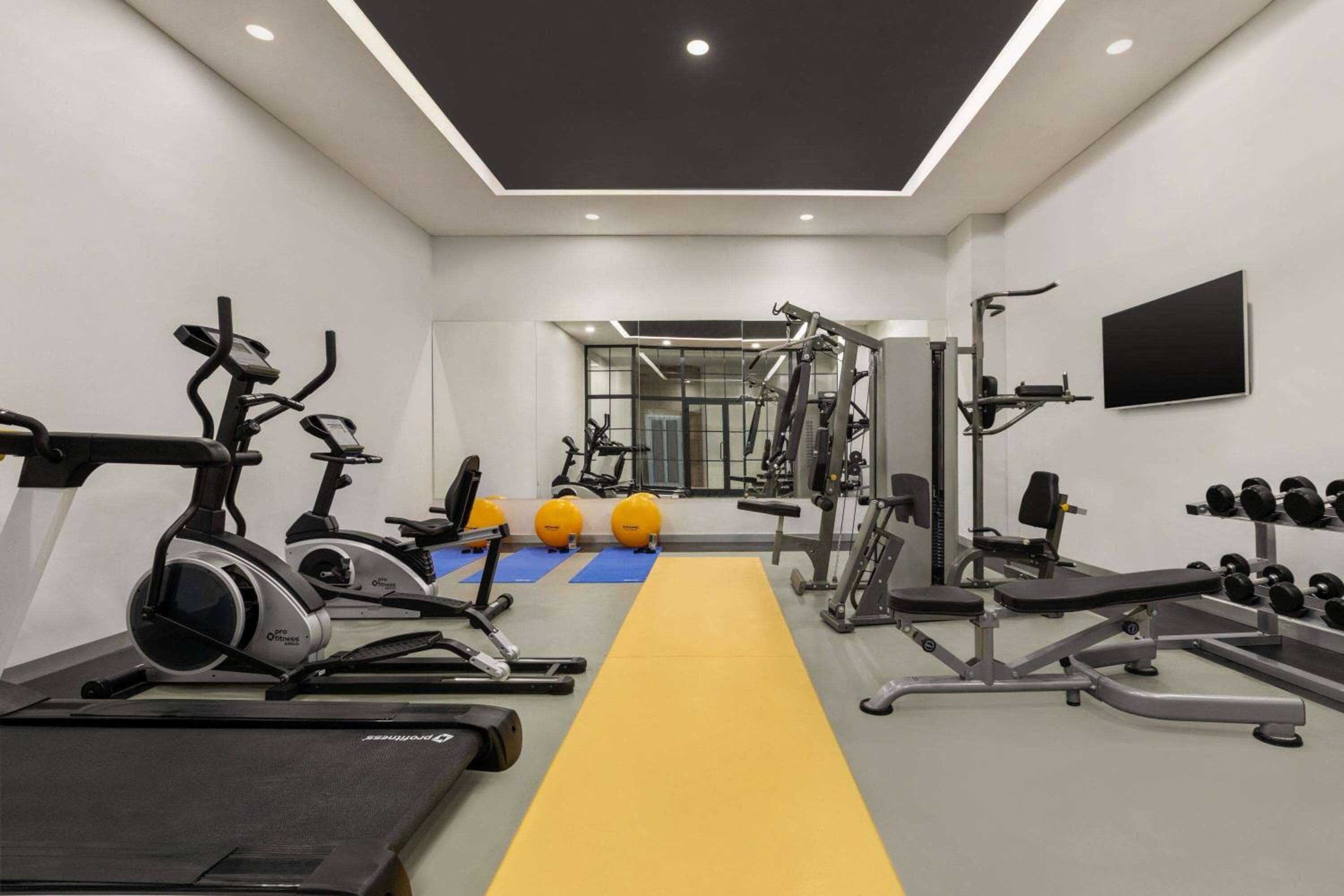 Ramada Encore By Wyndham Istanbul Basin Express — 20