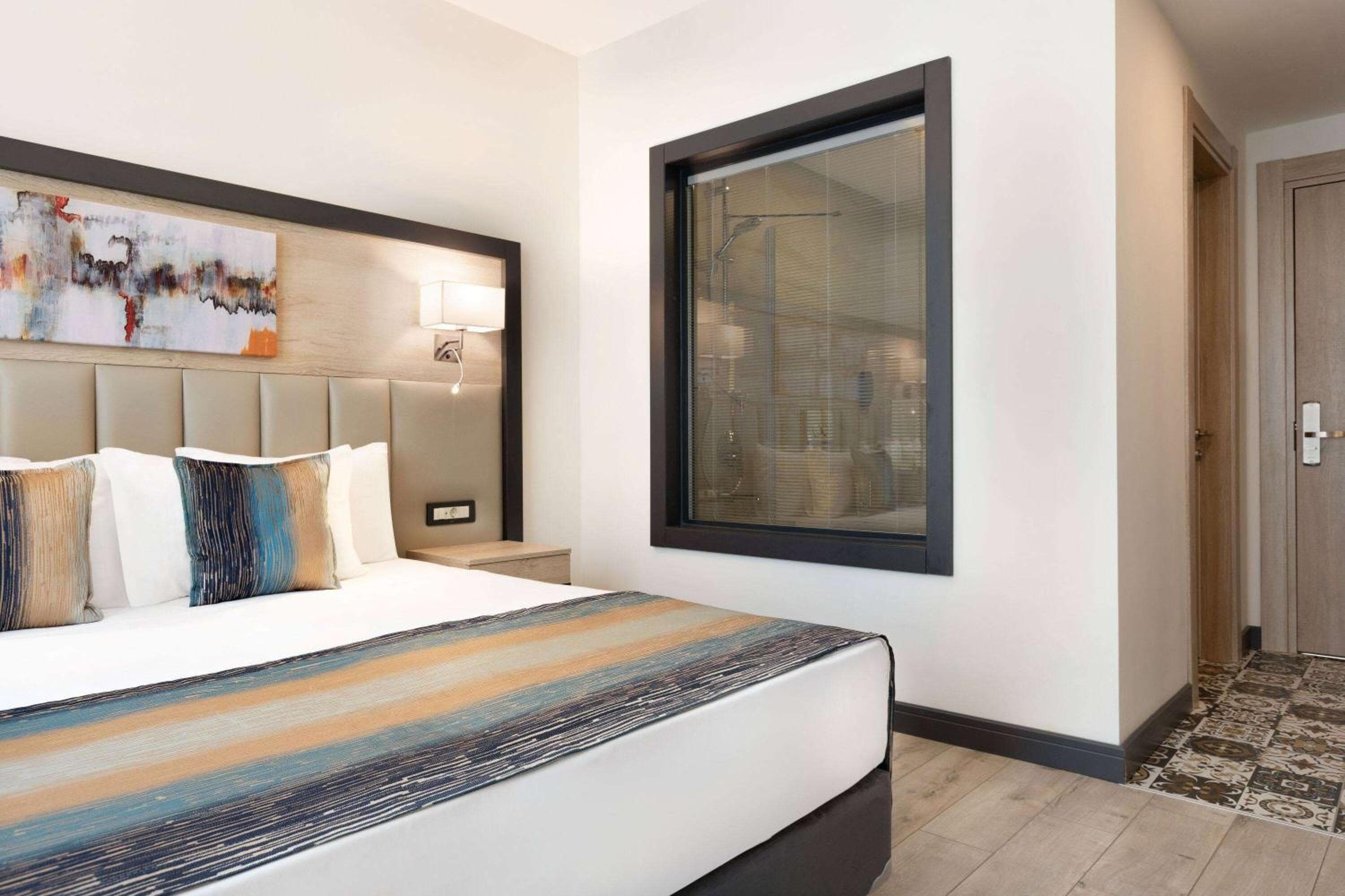 Ramada Encore By Wyndham Istanbul Basin Express — 28