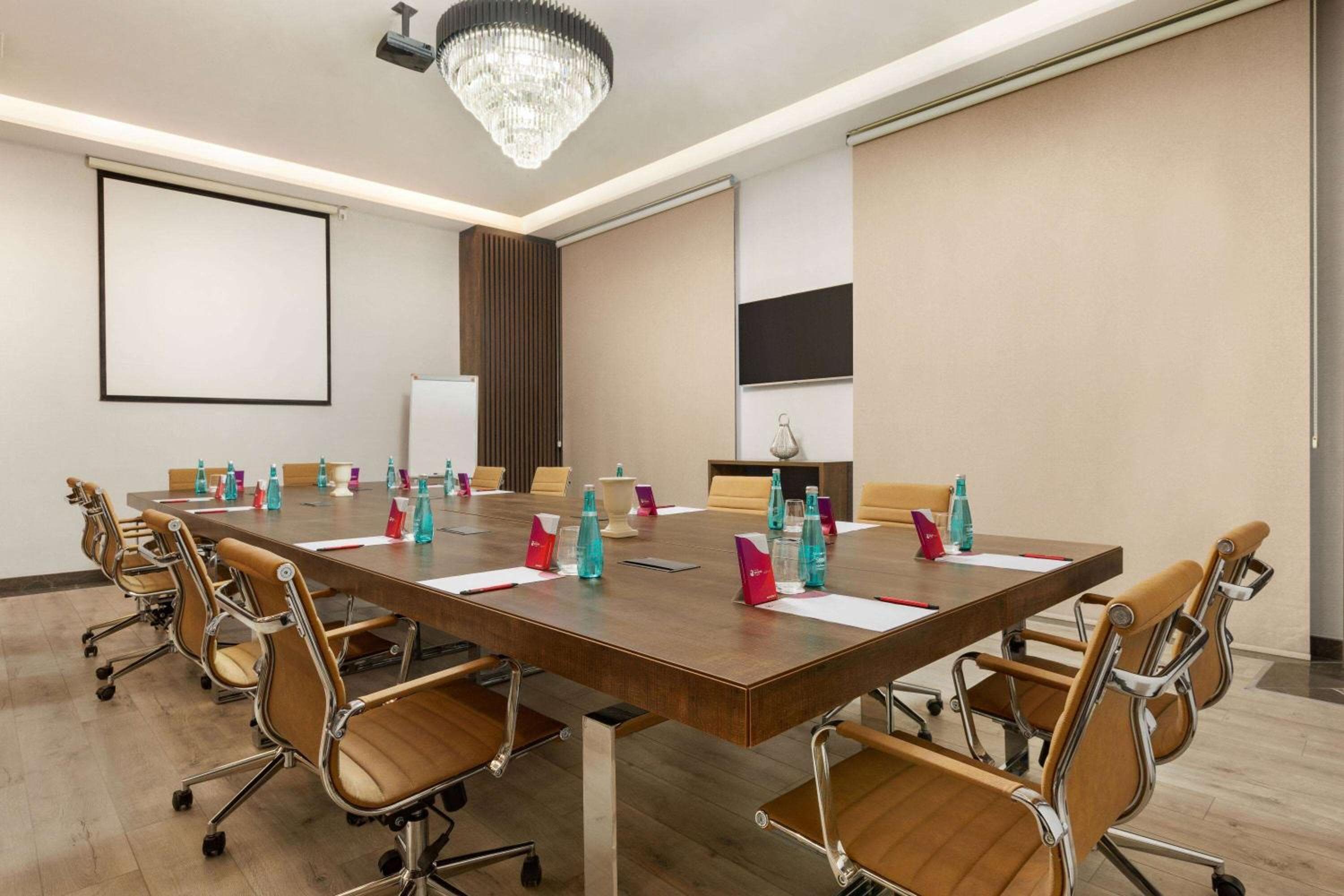 Ramada Encore By Wyndham Istanbul Basin Express — 25
