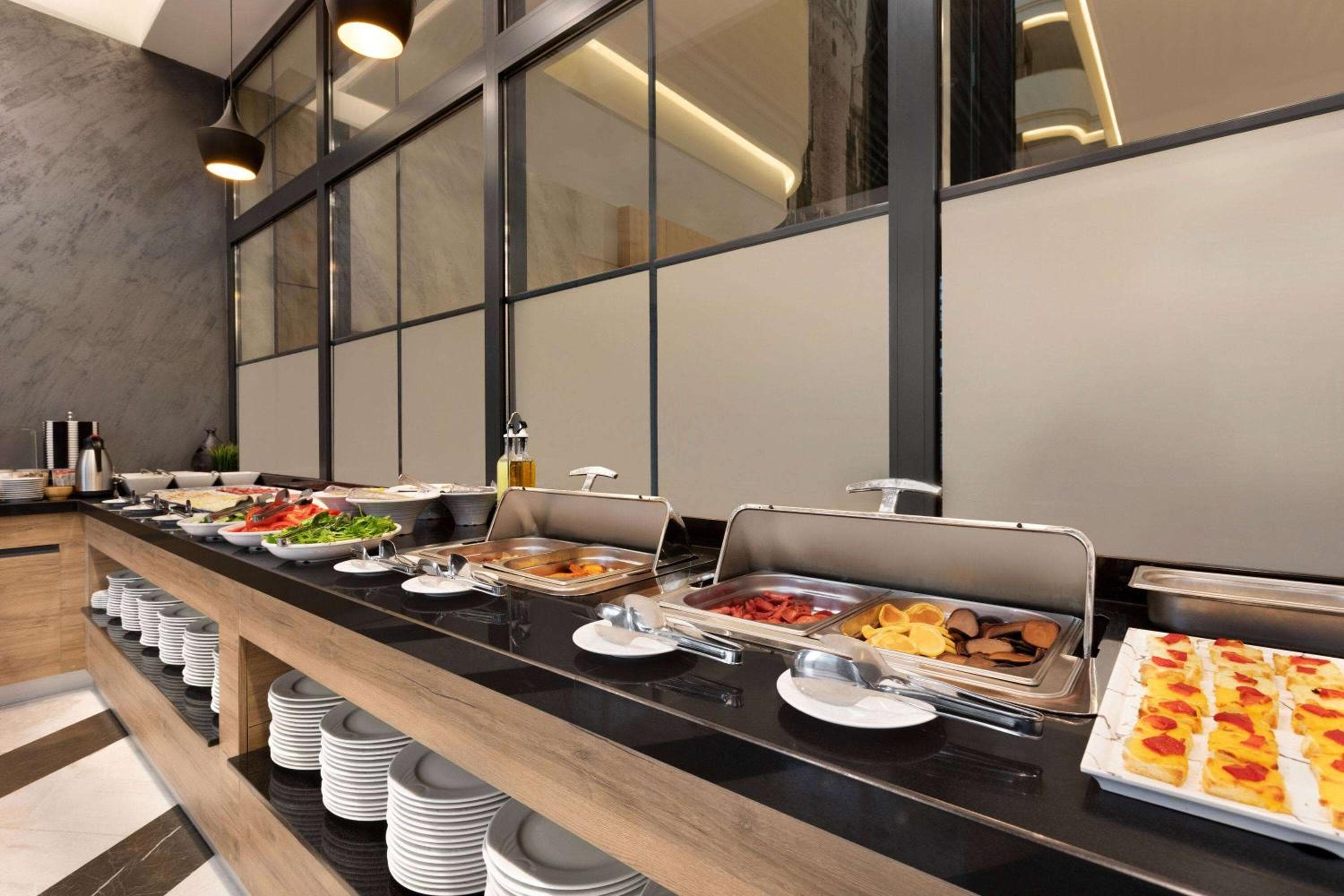 Ramada Encore By Wyndham Istanbul Basin Express — 12
