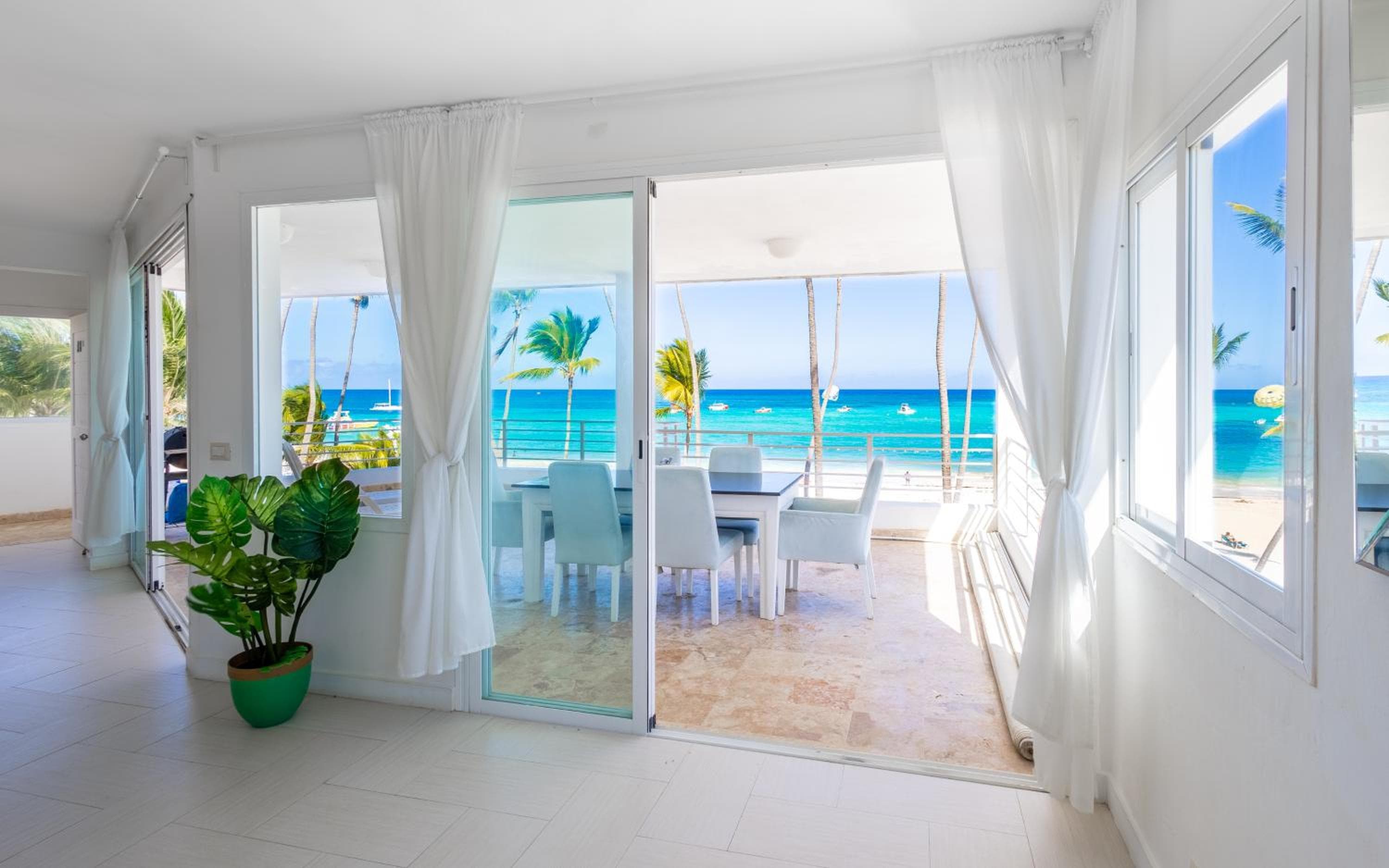 Beachfront Punta Cana Condo for Rent - Ocean View, Private Terrace, and BBQ — 23