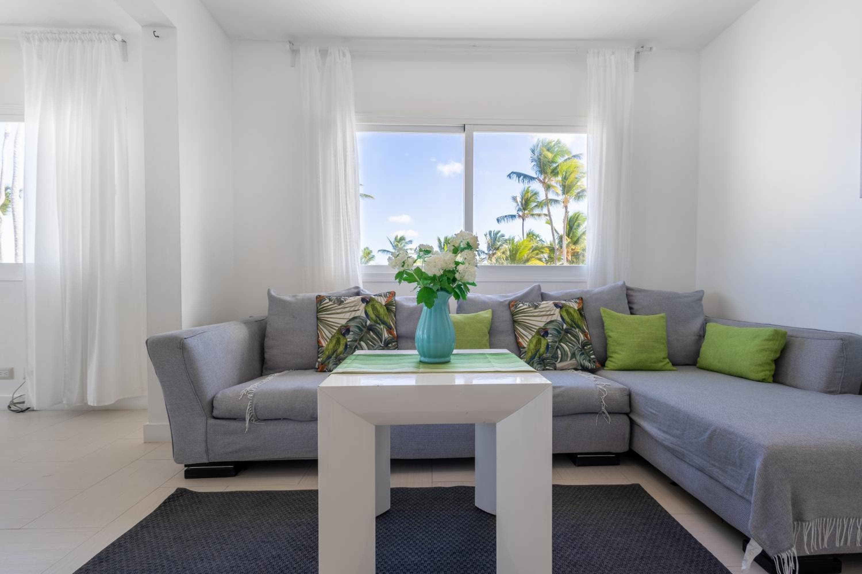 Beachfront Punta Cana Condo for Rent - Ocean View, Private Terrace, and BBQ — 9