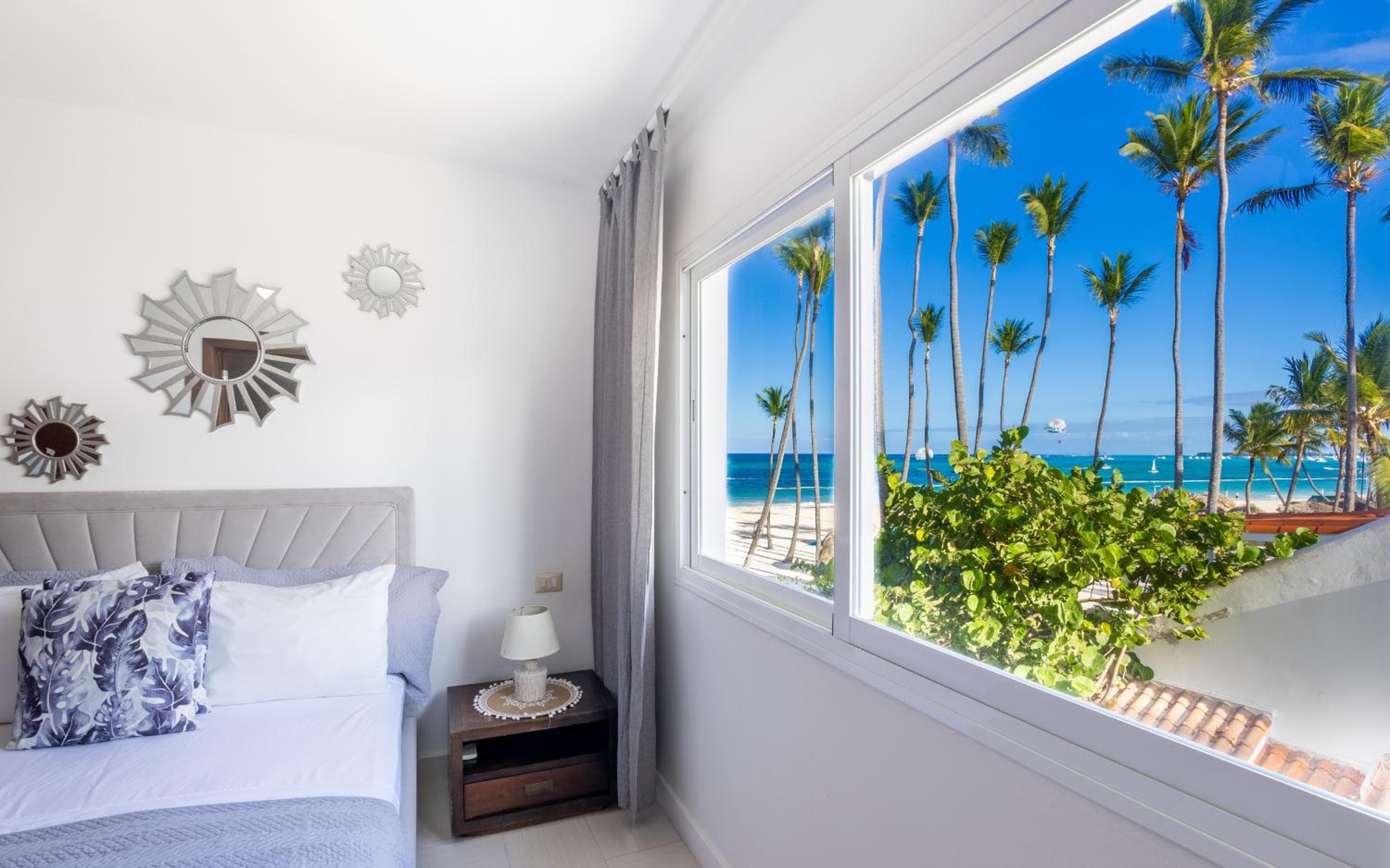 Beachfront Punta Cana Condo for Rent - Ocean View, Private Terrace, and BBQ — 4