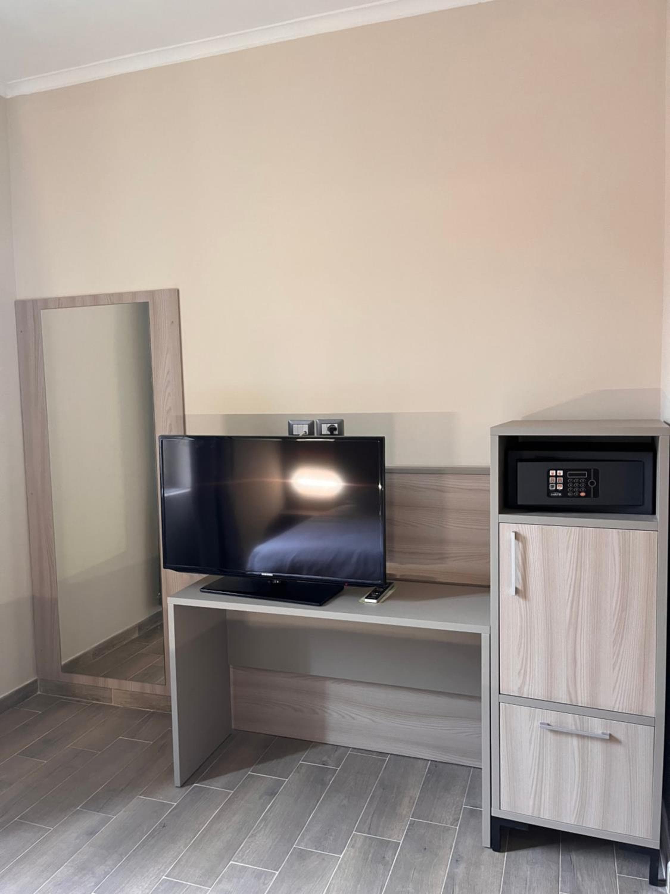 LH Hotel Lloyd Roma — 28