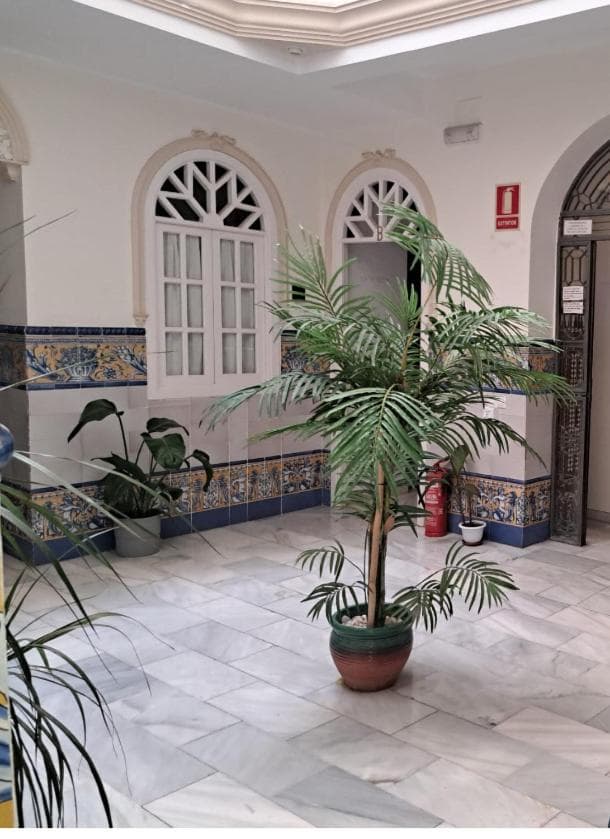 Sevilla Zentral — 8