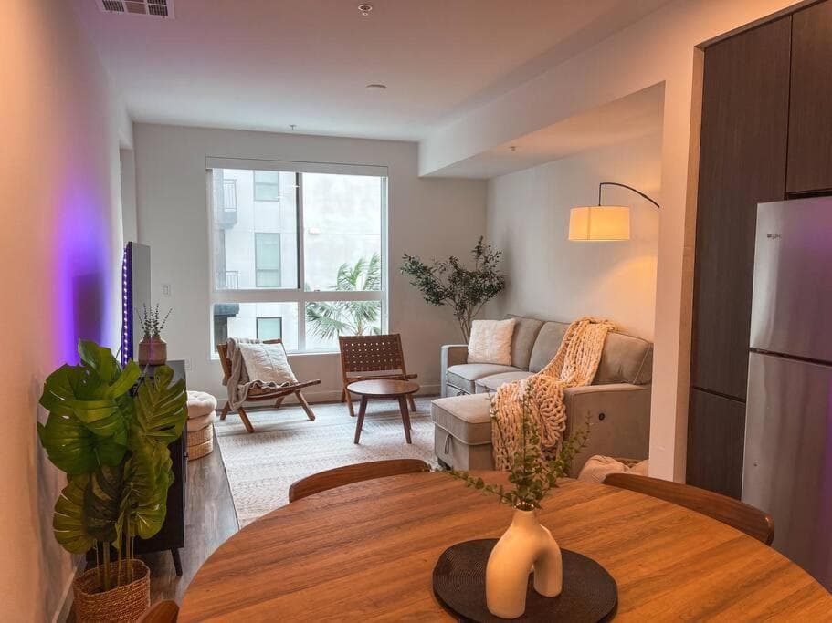 Luxury 1BDR centrally located in Hollywood — 4
