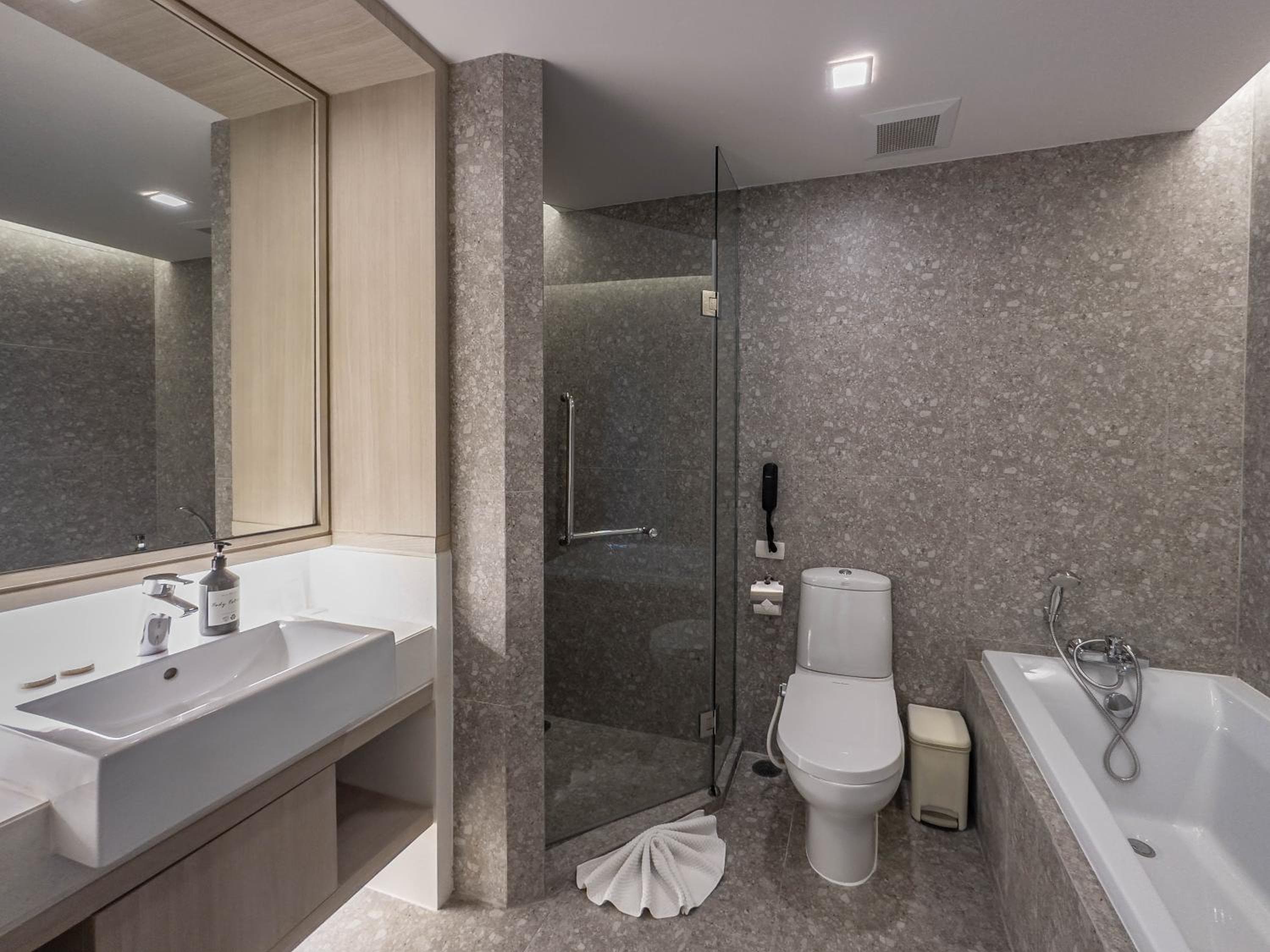 Jasmine Grande Residence Suite Bangkok — 12