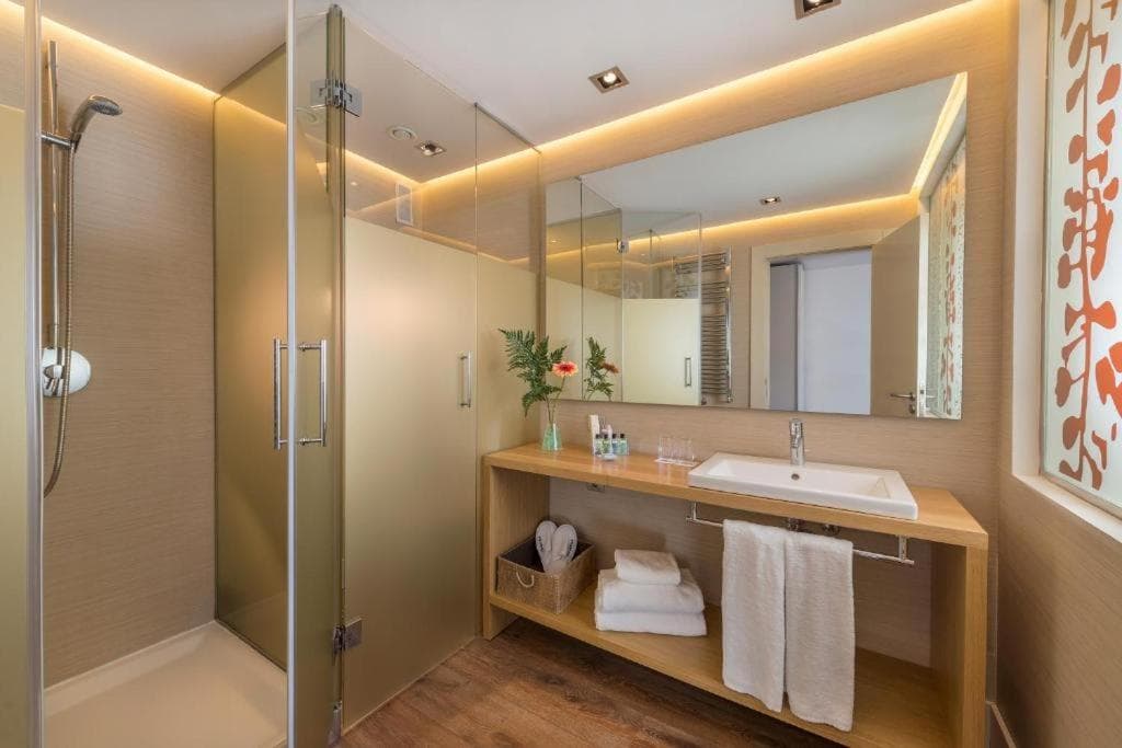 H10 Tribeca — 10