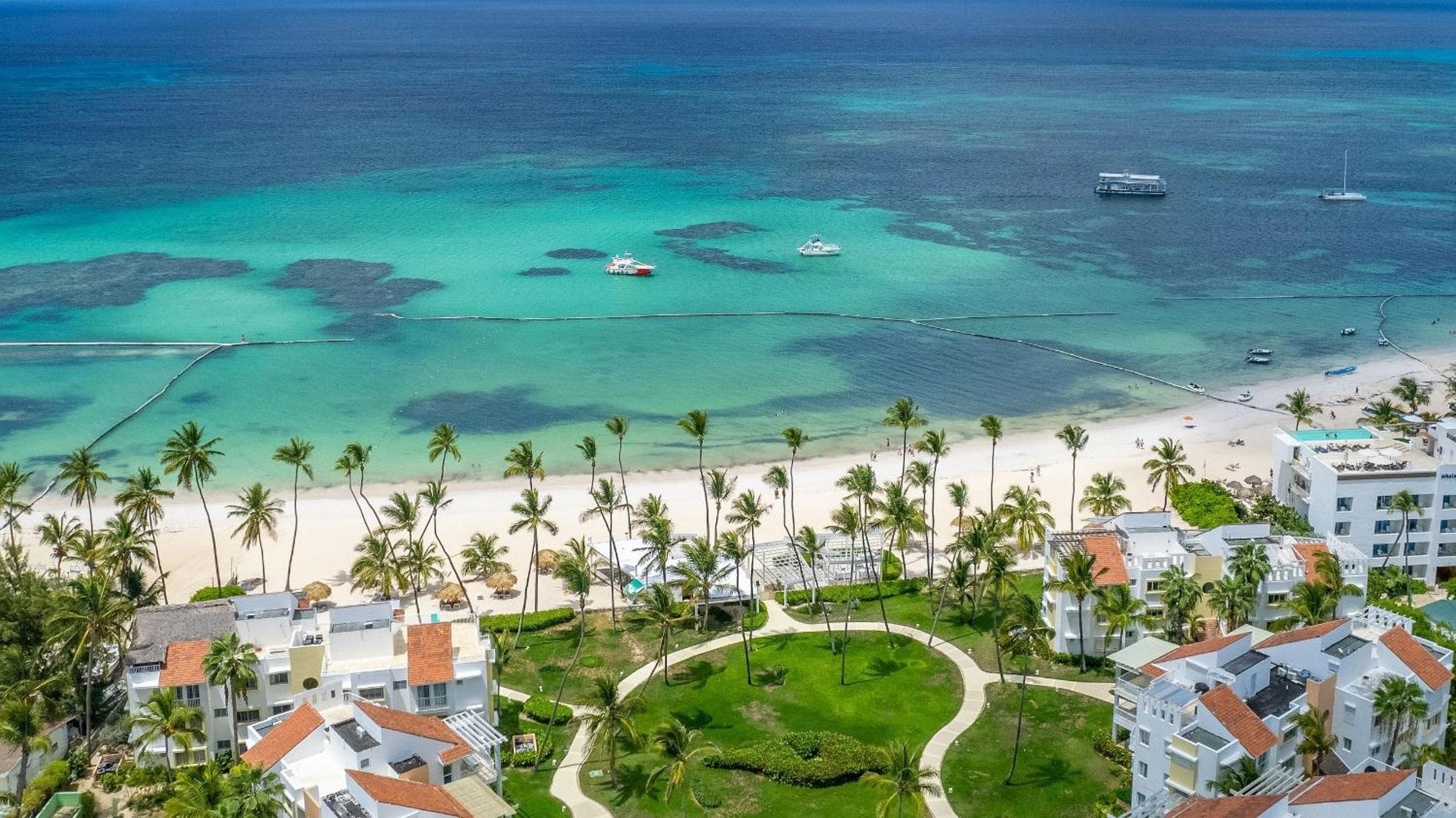 Impresionante acceso a la playa privada de 3 dormitorios en Los Corales — 1