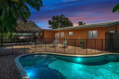 Hidden Gem Vacation Villa w Private Pool & TikiHut — 3
