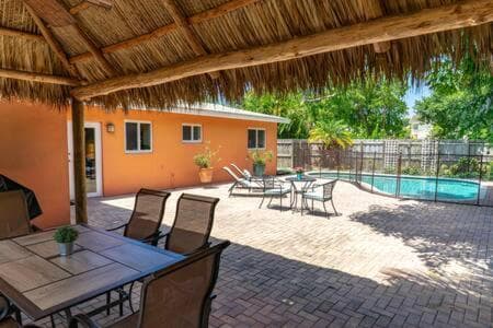 Hidden Gem Vacation Villa w Private Pool & TikiHut — 16