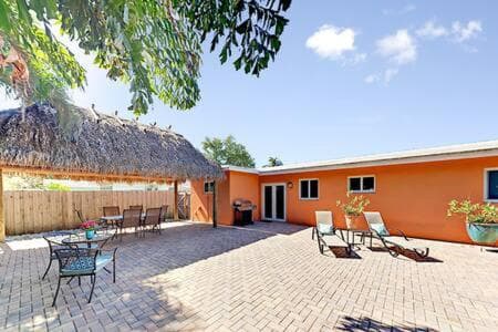 Hidden Gem Vacation Villa w Private Pool & TikiHut — 23