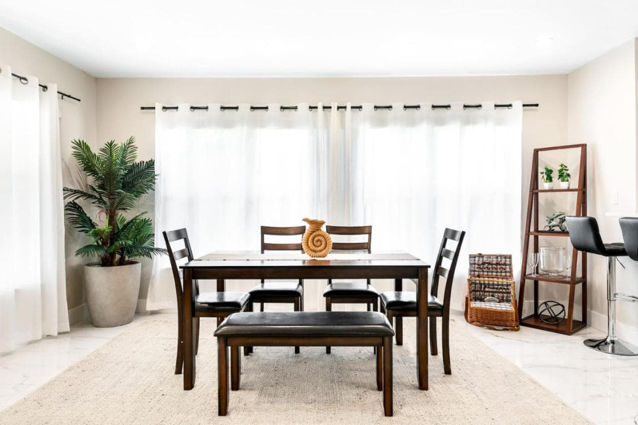 Modern Bungalow near Wilton Drive I Pool Table — 22