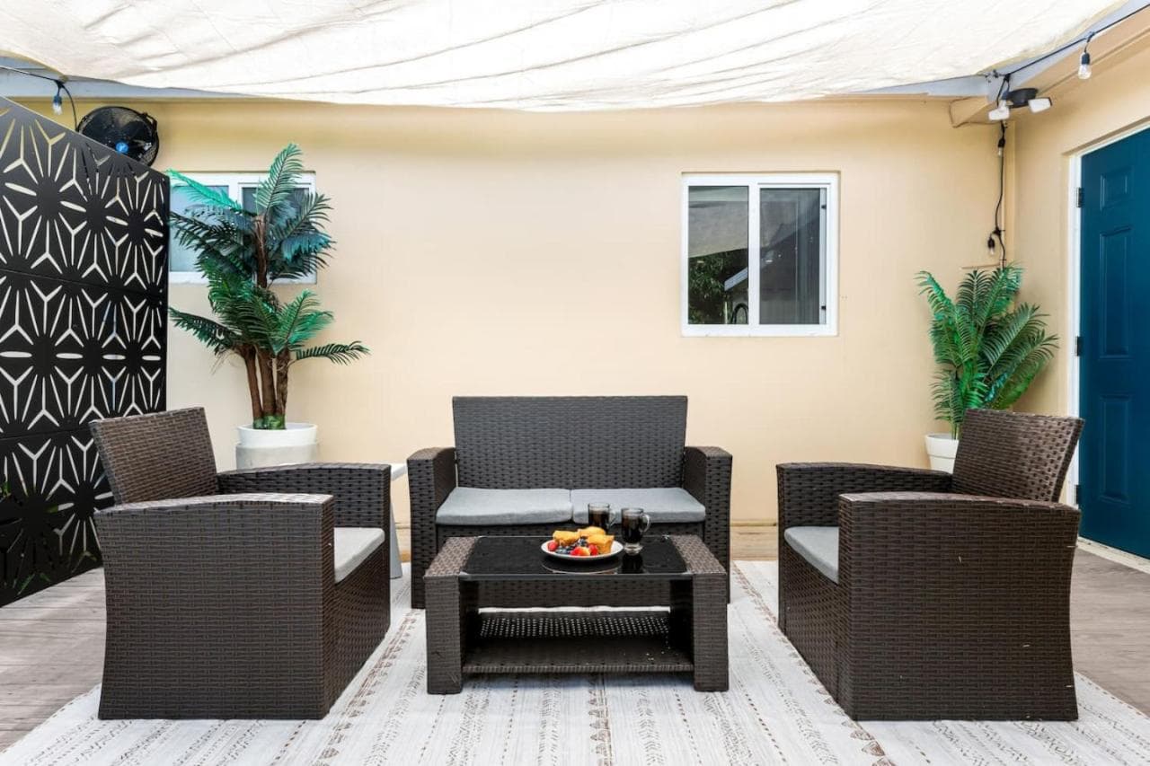 Modern Bungalow near Wilton Drive I Pool Table — 27
