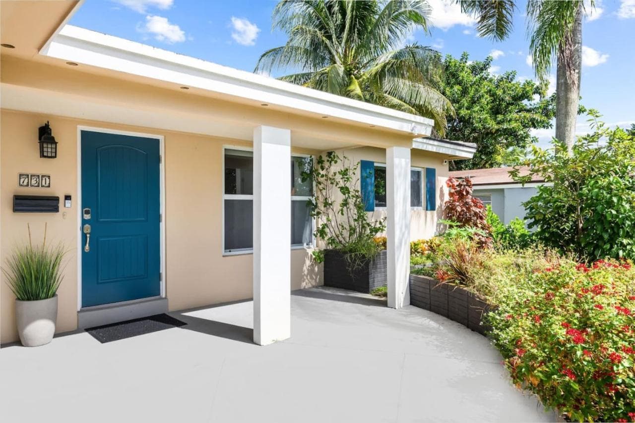 Modern Bungalow near Wilton Drive I Pool Table — 1